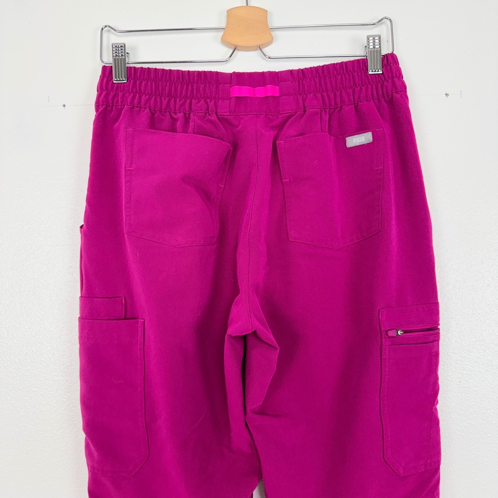 FIGS Uman Relaxed Jogger Scrub Pants Women M Petite Dark Magenta Medical Uniform