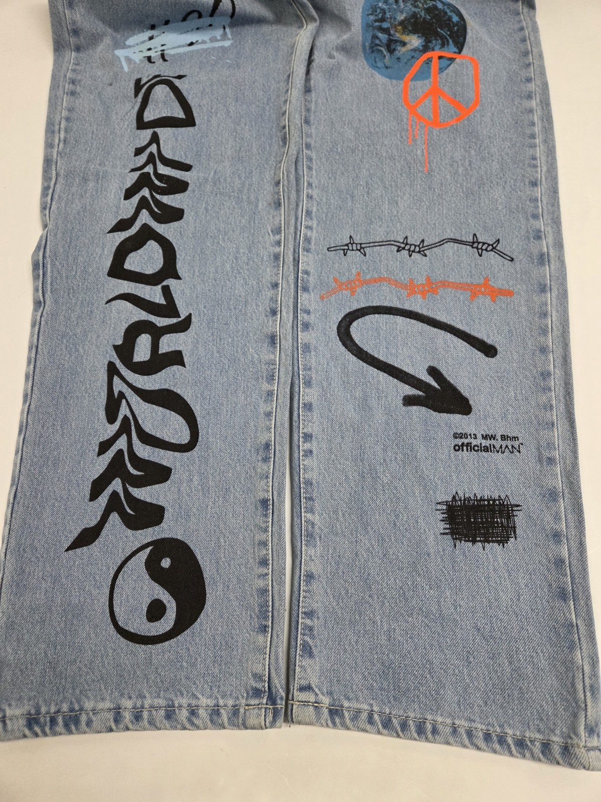 NWT boohoo Man boohooMAN Skinny Fit Graffiti Printed Jeans Size 34 #8289