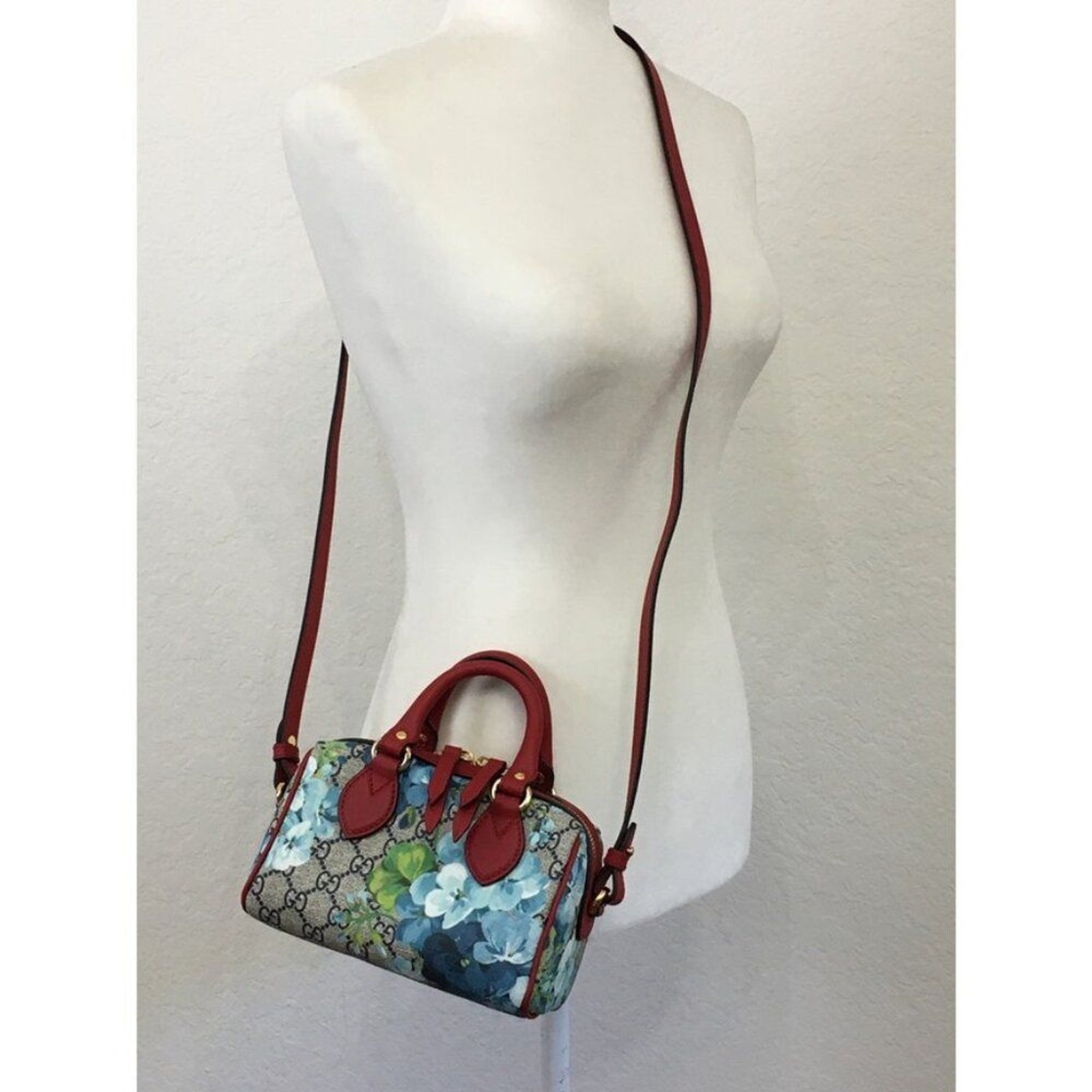 GUCCI-Mini GG Supreme Blooms Print Bag Crossbody NWT 100% Authentic