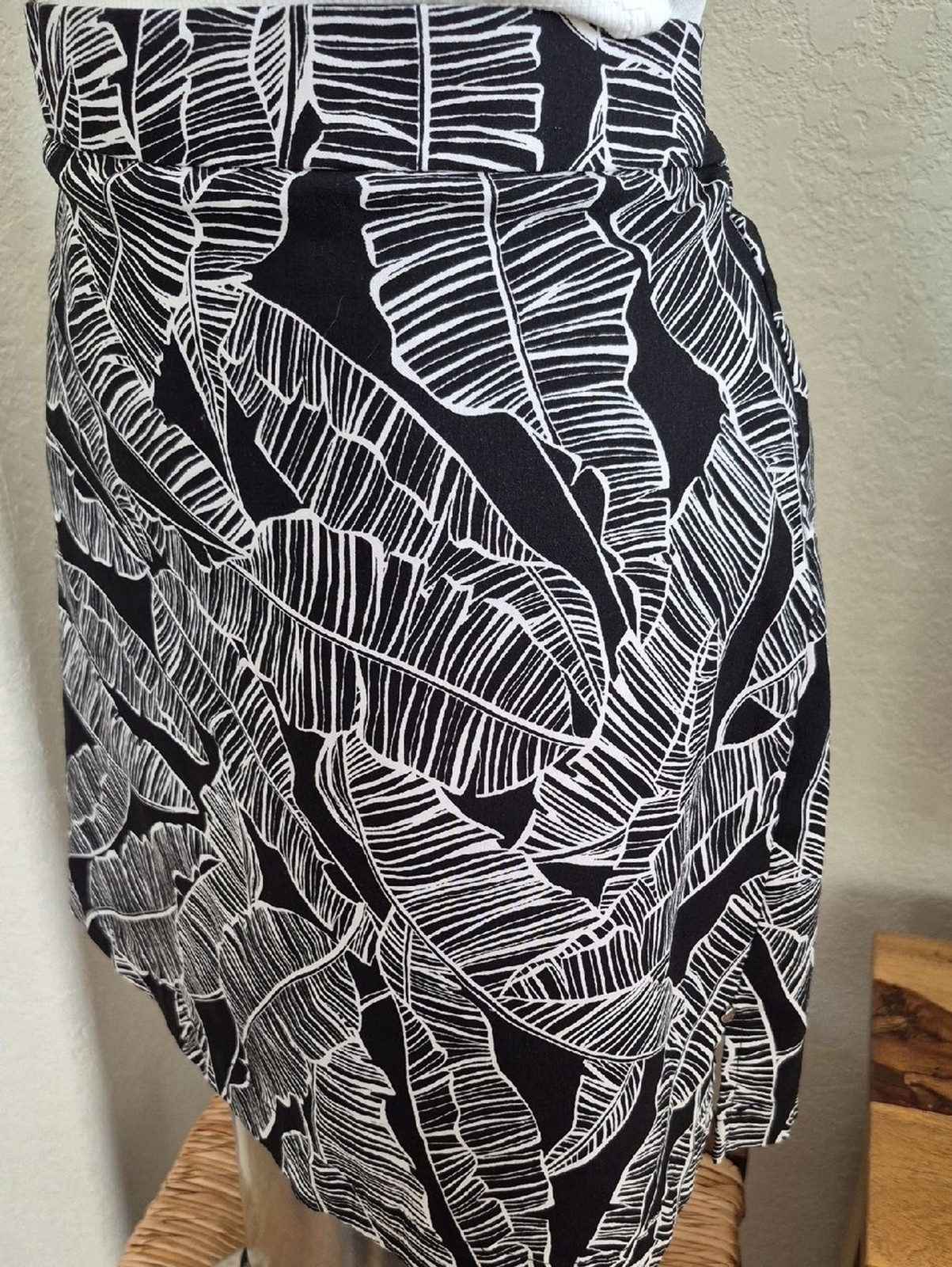Rafaella Comfort, Abstract Leaves Print, Stretchy Skort