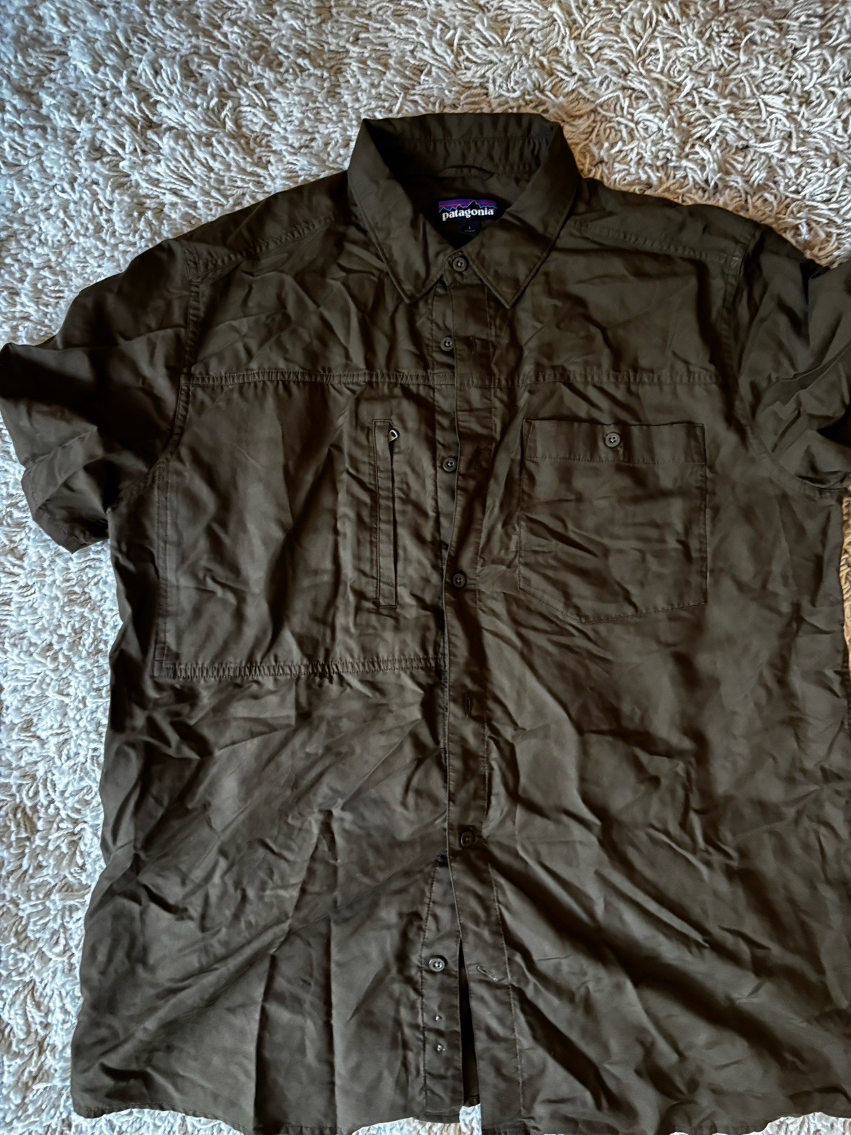 Patagonia Men’s LCotton olive green shirt short sleeve Button Front Hiking Shirt