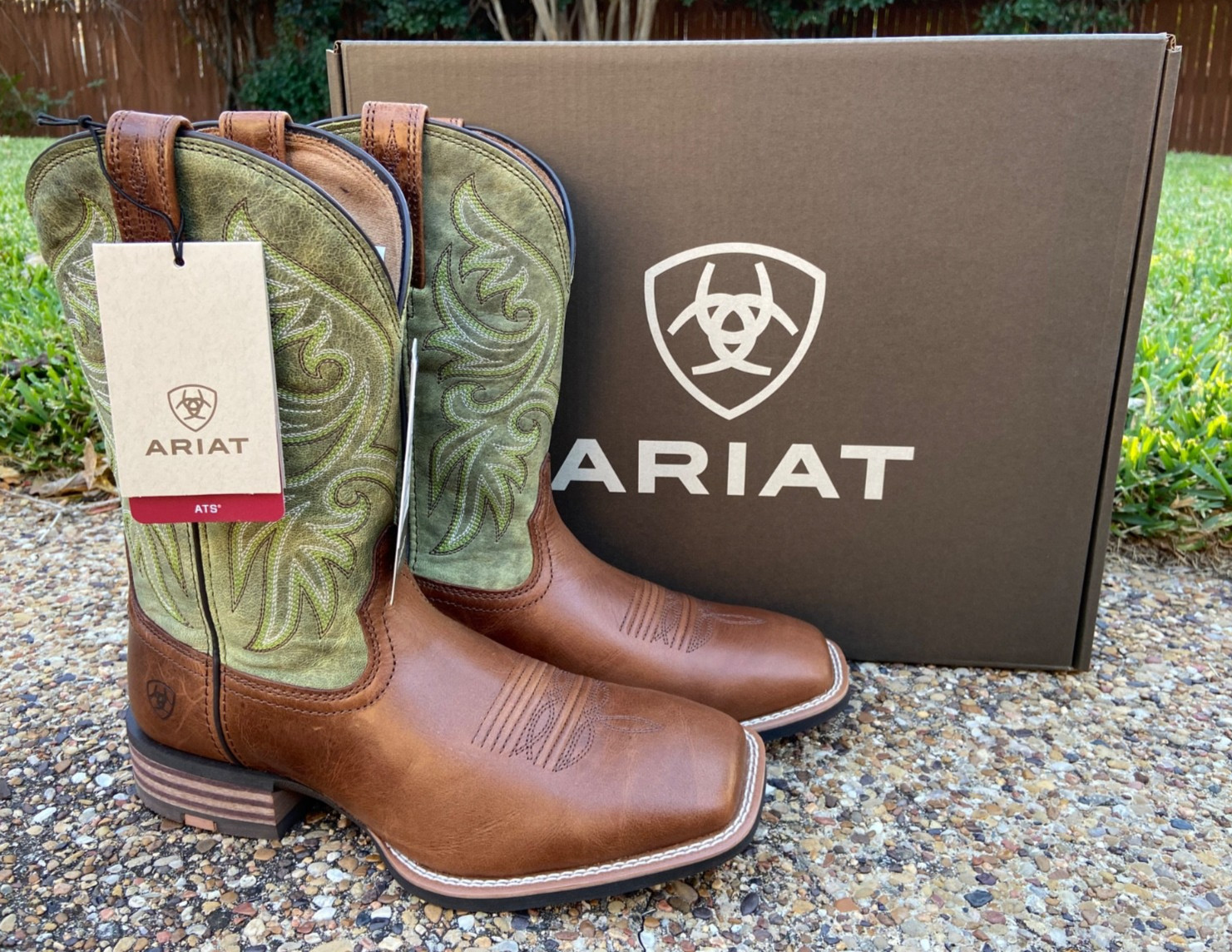 New Men’s ARIAT “SLINGSHOT” Tan/Green Leather 11″ Western Cowboy Boots 10053630