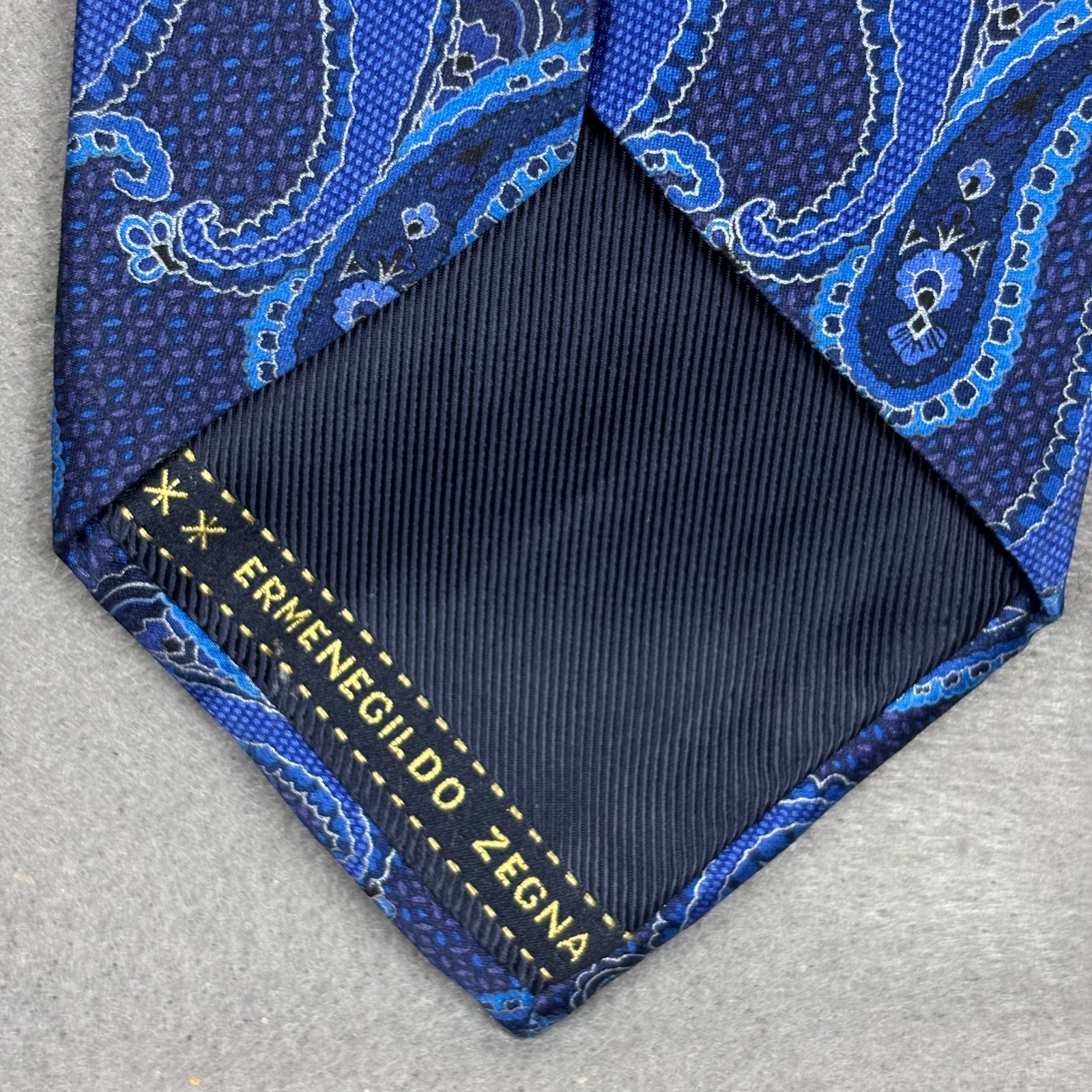 Ermenegildo Zegna Blue Paisley Silk Tie Made in Italy Luxury Designer 3.25″