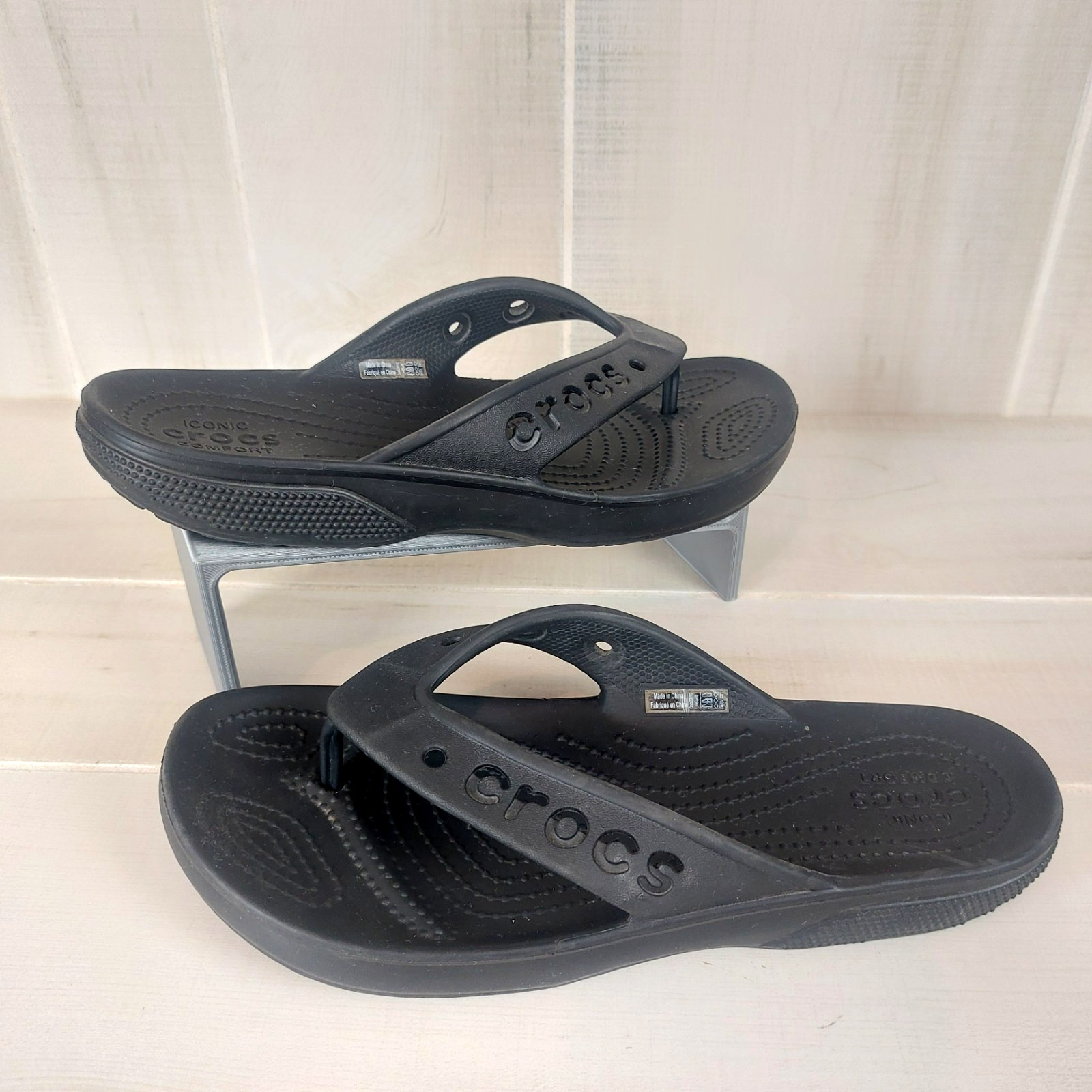 Crocs Baya II Flip Flops Women’s Size 8 Black Cushioned Thong Sandals Beach
