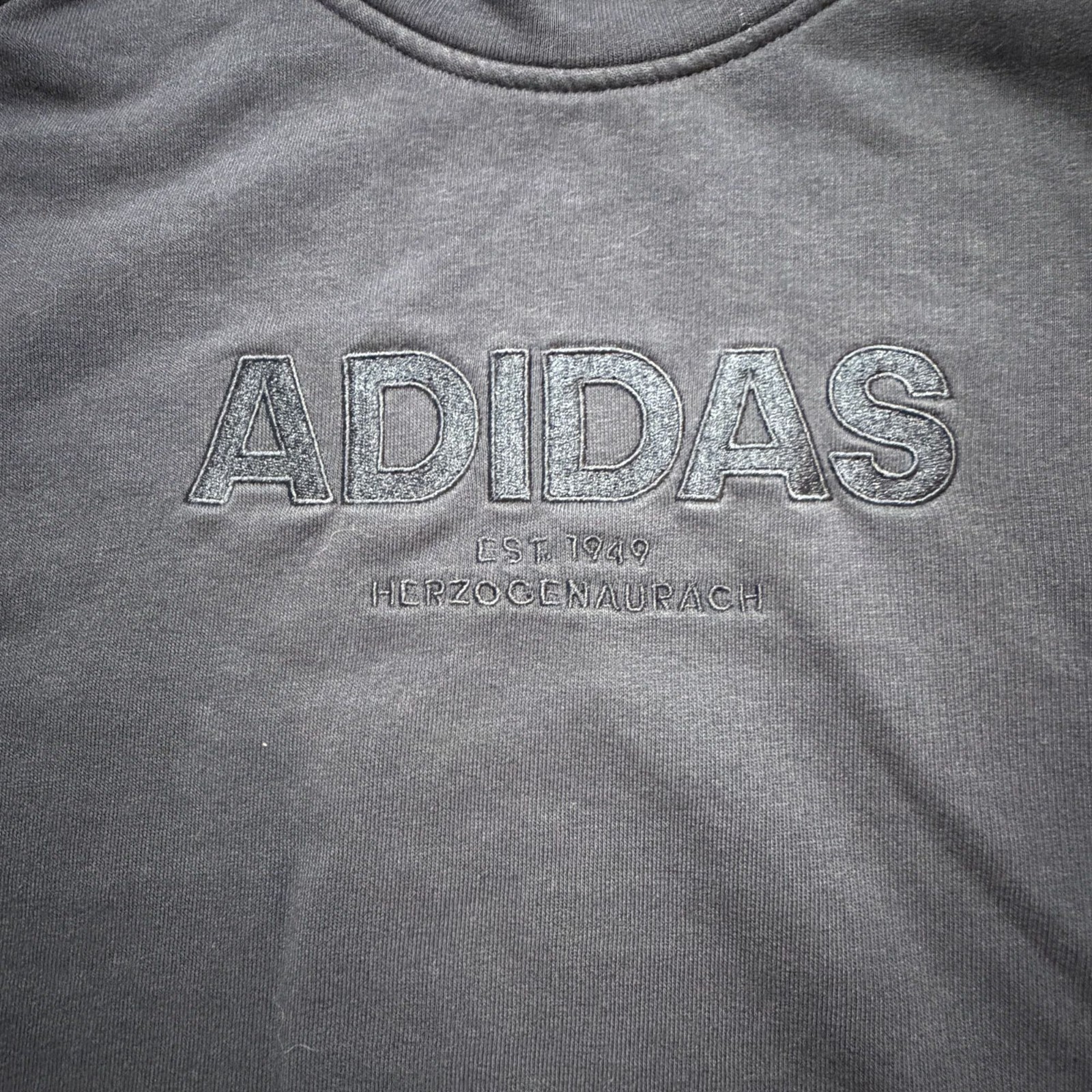 Adidas Womens Essentials Allcap Sports Sweatshirt Medium Crewneck Cotton Logo