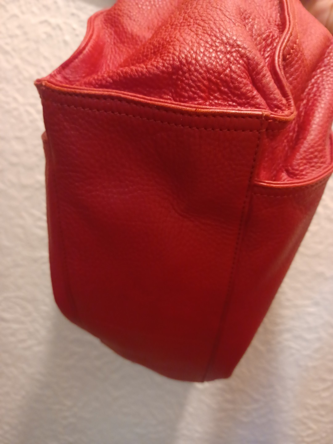 B Makowsky Genuine Pebble Leather Red bright silver hardware Turn Lock Handbag