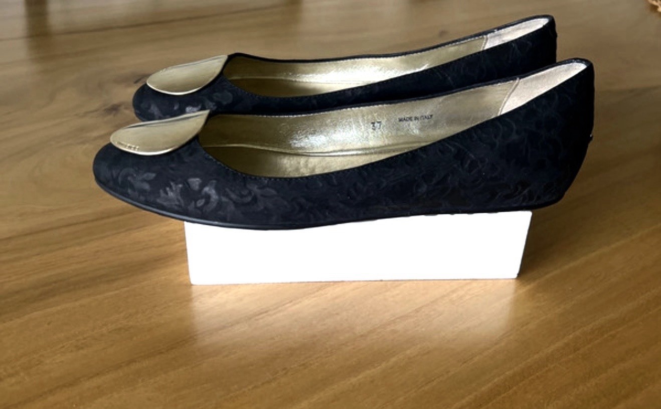 NEW Jimmy Choo Women’s US 7 EU 37 Black Floral Leather Ballet Flats Slip-On