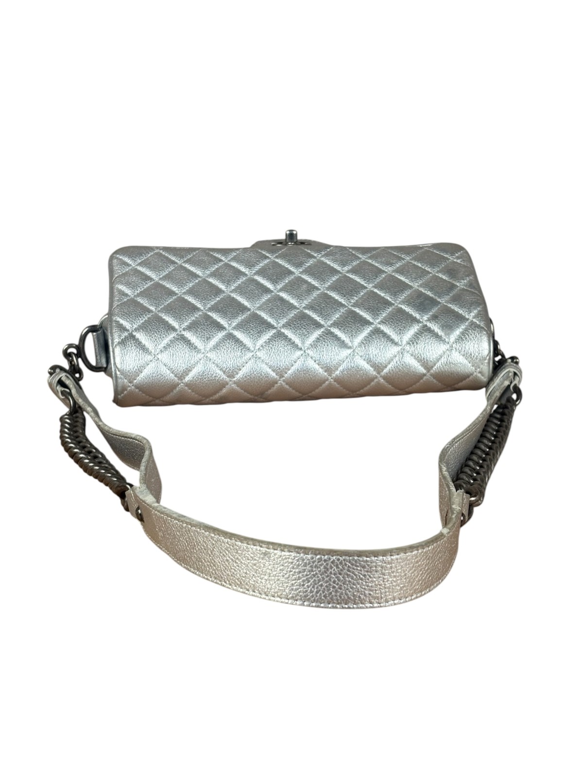 Size S – Chanel CC Silver Metallic Quilted Flap Shoulder Bag 2017 – Pre-Owned