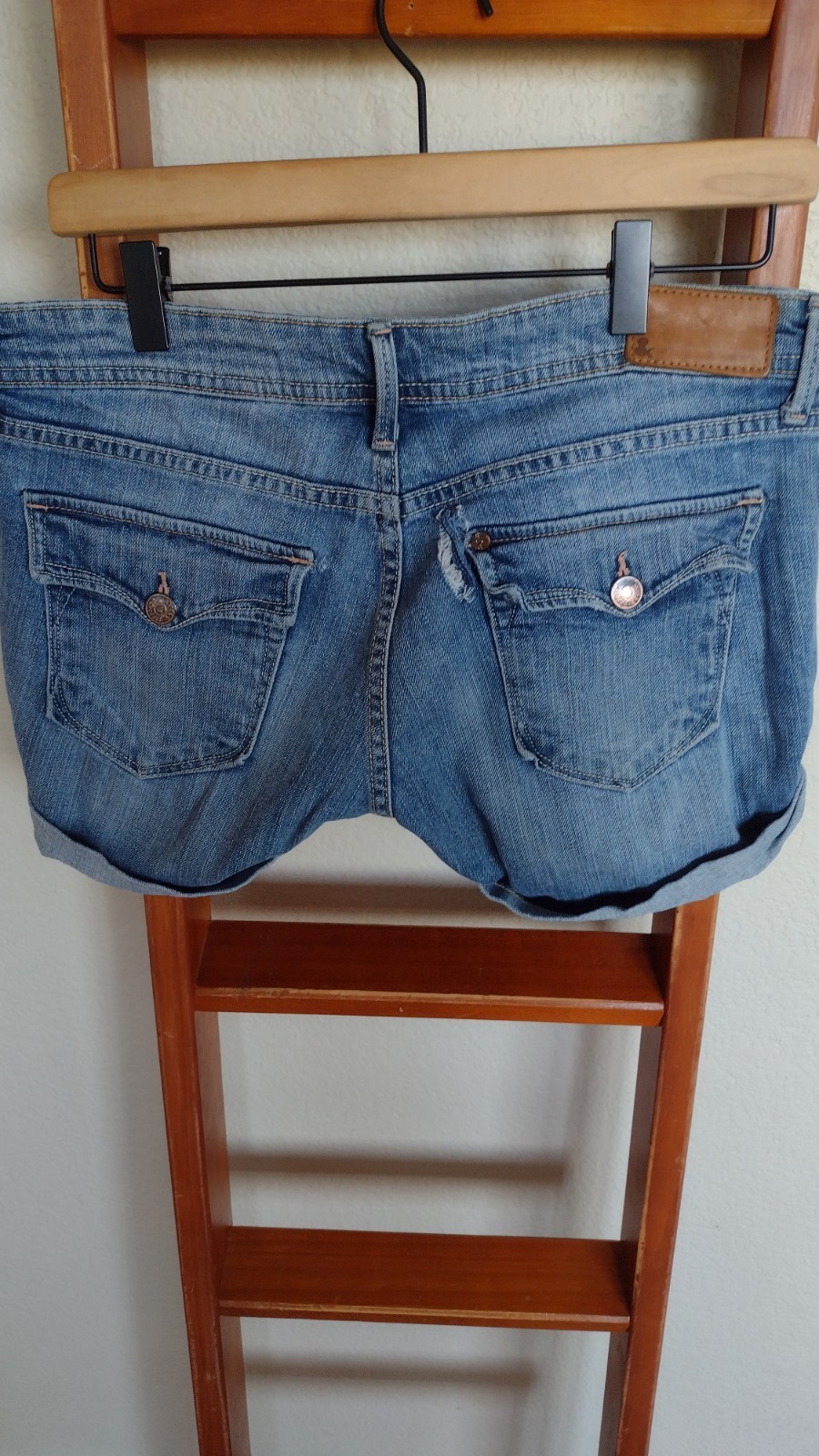 H &M SHORTS Women’s Blue Denim Shorts Mid Rise Cuffed 5-Pocket Button Size 10