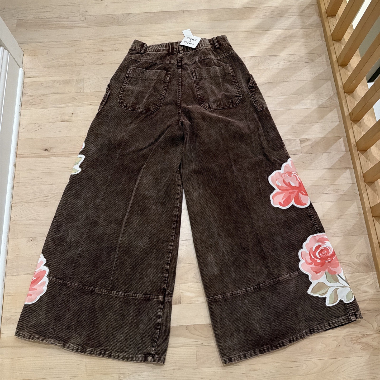 Davi & Dani Washed Corduroy Pants with Printed Patch Flowers in Brown Size M NWT