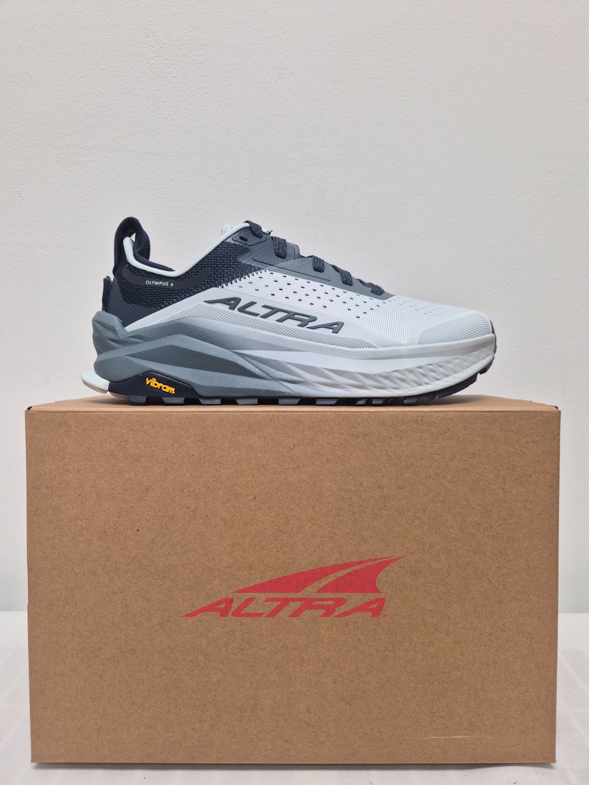 ALTRA OLYMPUS 6 Men’s NEW Medium Width W/Vibram Sole