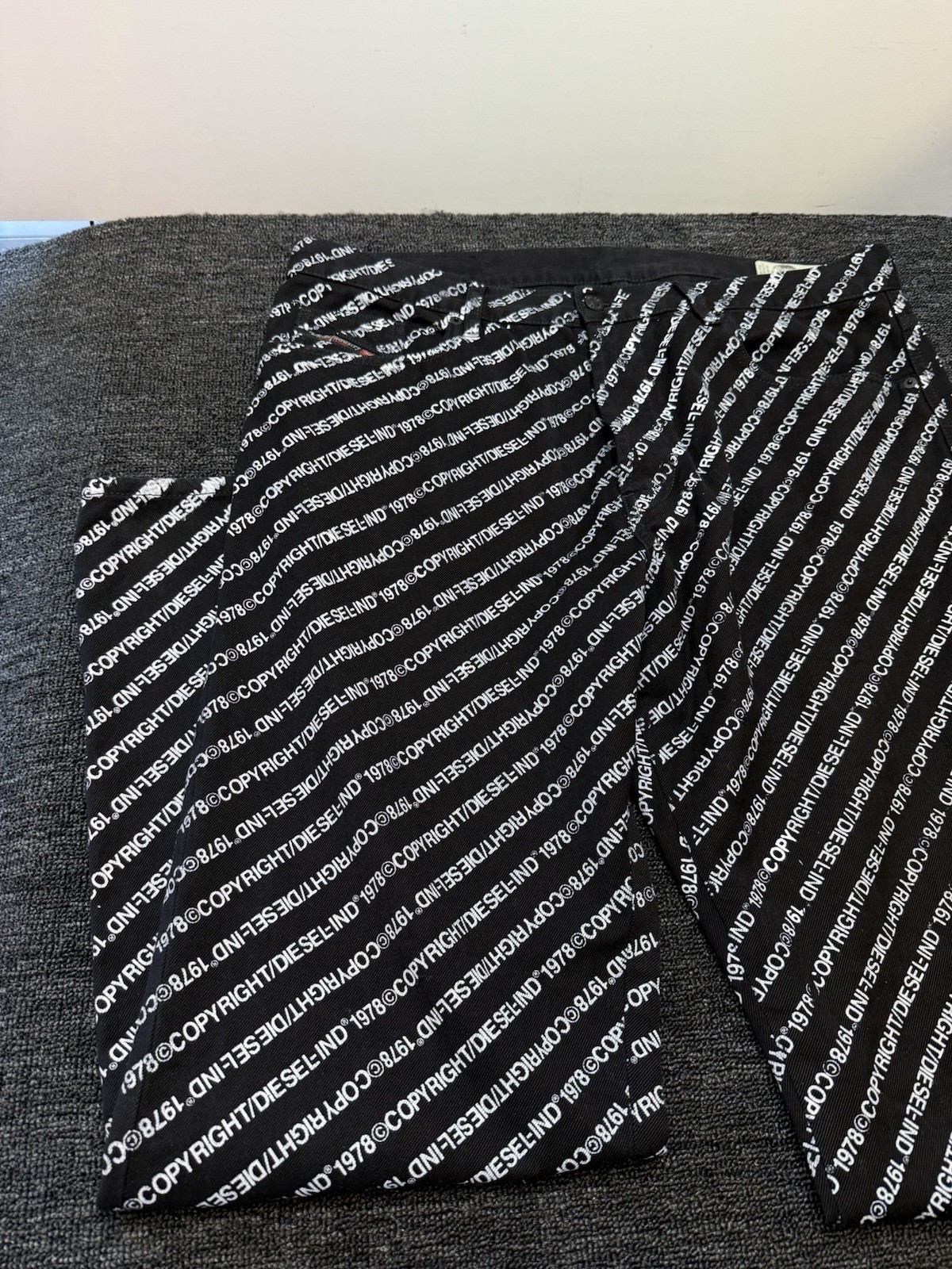 Rare DIESEL D-MACS-SP Jeans Size W36 L32 100% Cotton, Black With All-over Print