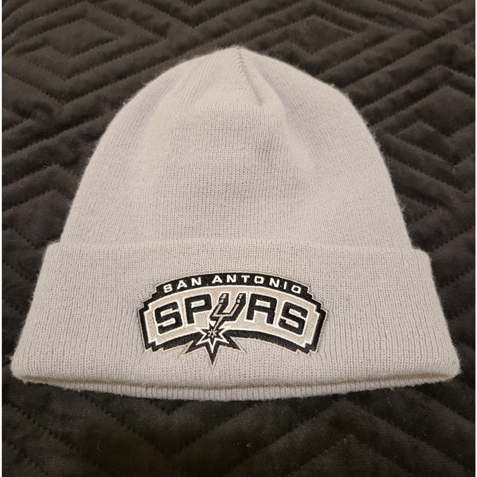 NBA San Antonio Spurs Beanie Hat Grey Cuffed Knit Embroidered Logo Basketball