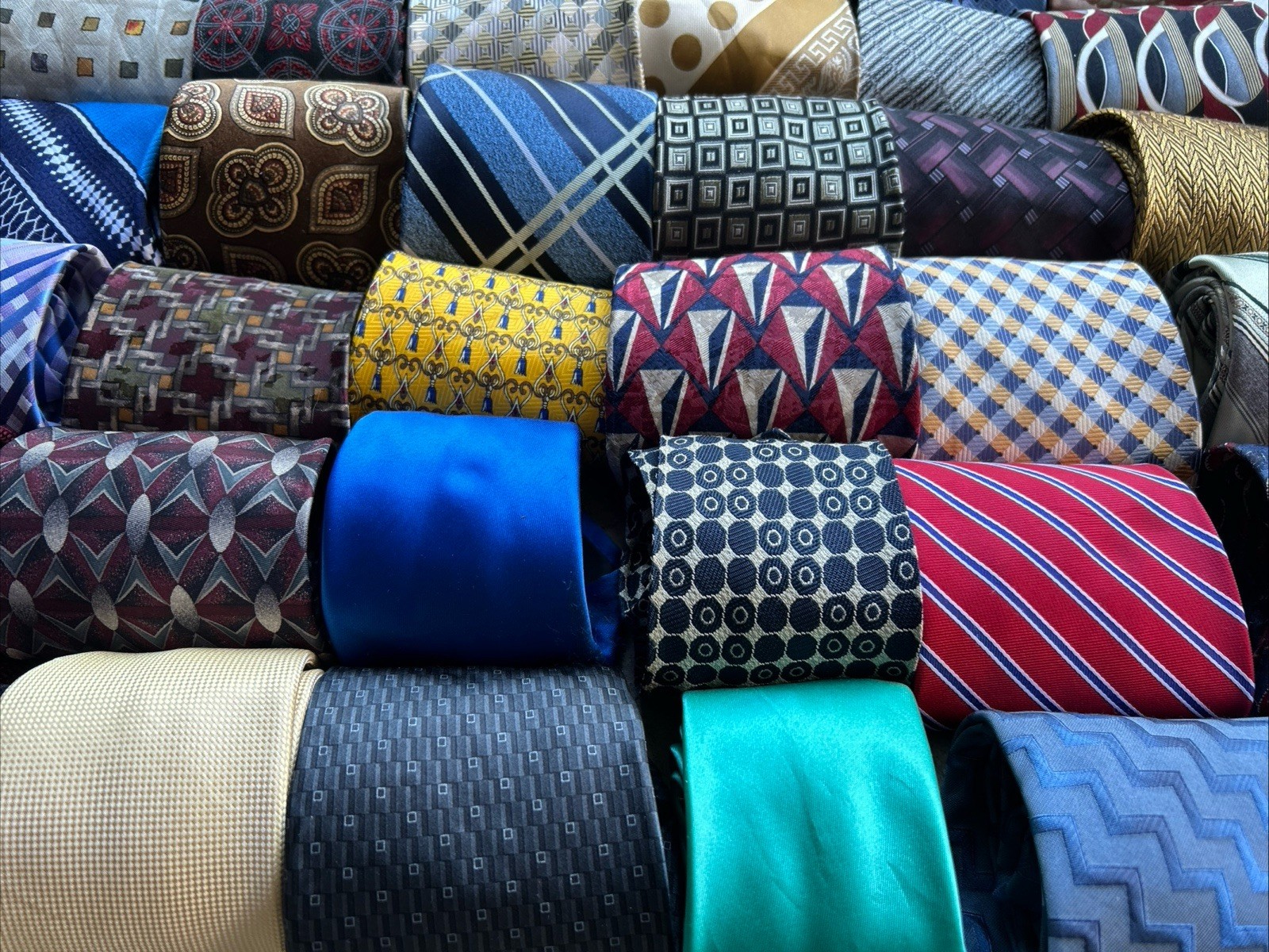 Lot of 35 All Silk Mens Neckties Quilt Patchwork Craft Repurpose Mix Patterns