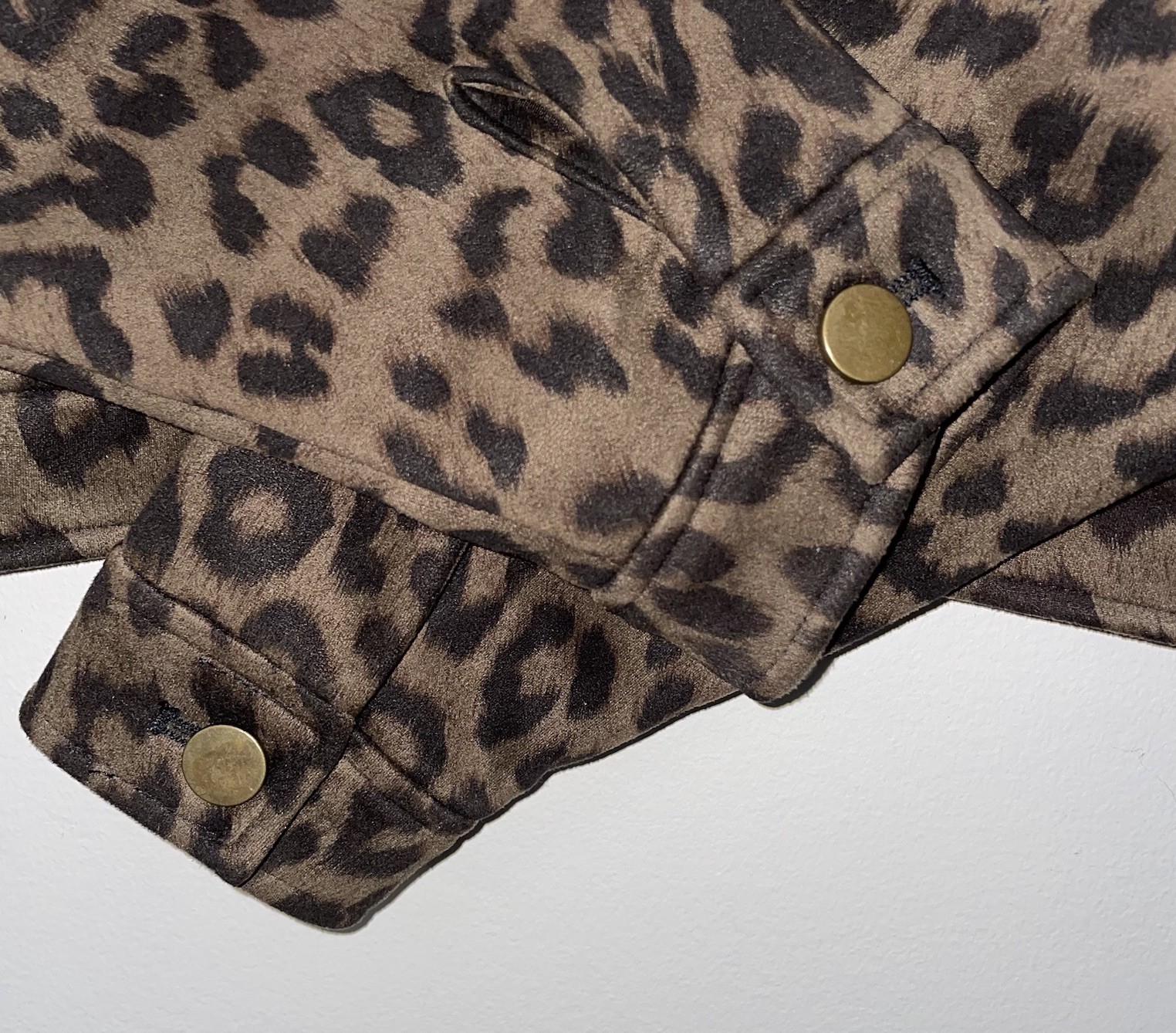 A. Peach Cropped Leopard Jacket Womens Small Soft & Stretchy