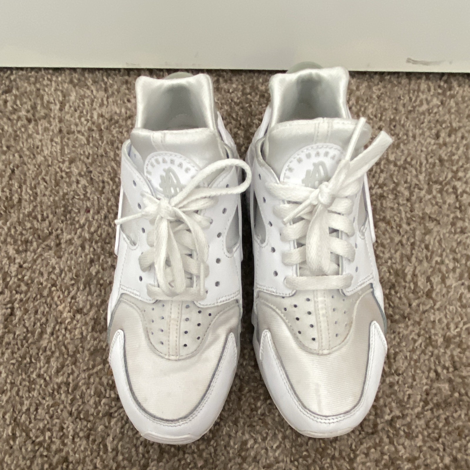 Nike Air Huarache Run Triple White Women’s Low Top Lace Up Sneakers 634835-108