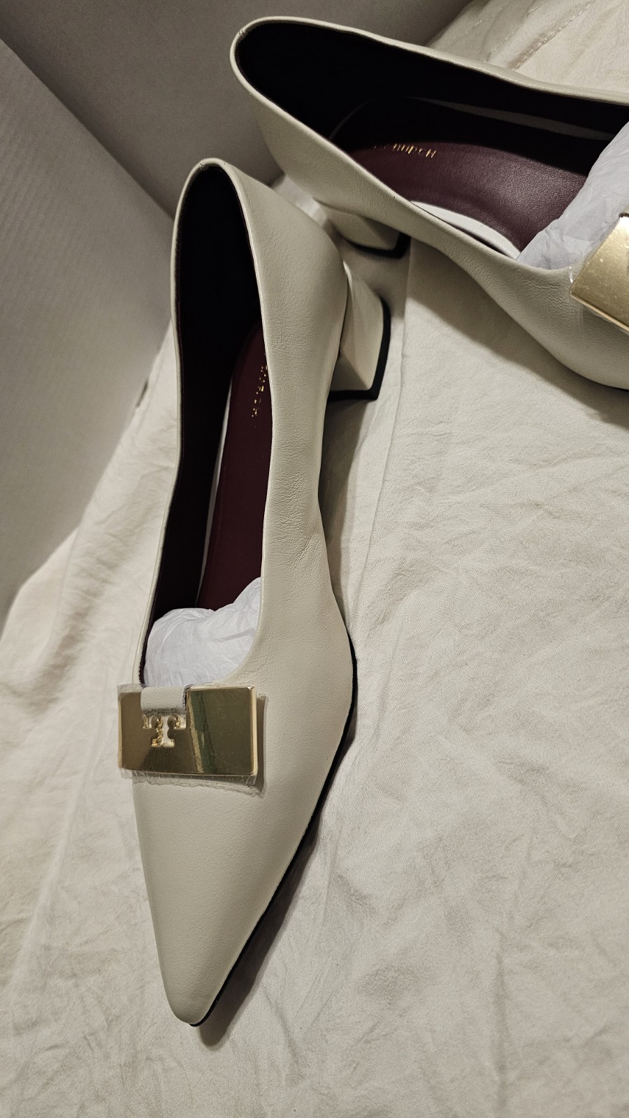 Rare Tory Burch Sample Shoes Ivory Leather Pointed Toe Pumps Gold Hardware