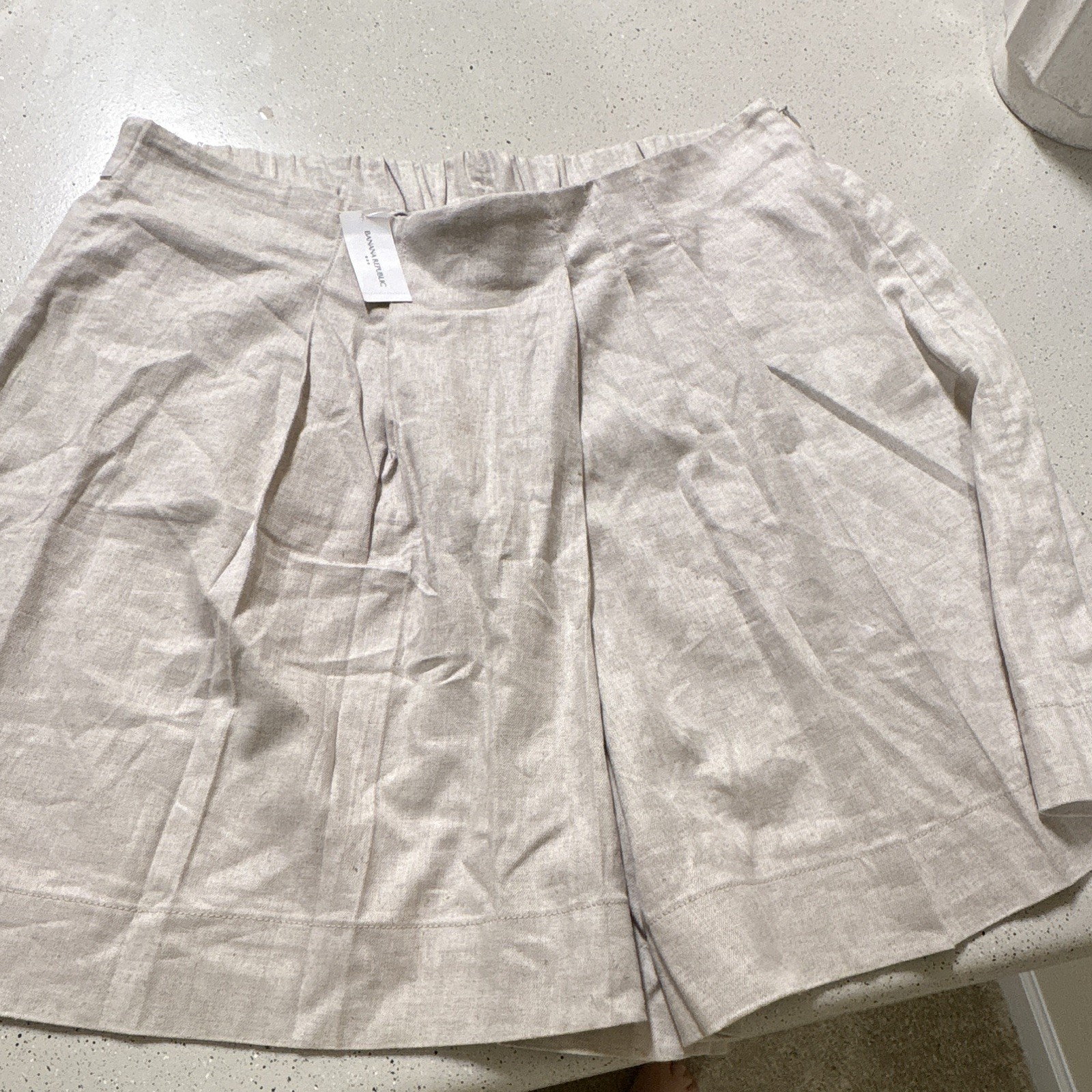 Banana Republic Linen Blend Pleated Bermuda Shorts Pockets Elastic Waist L Beige
