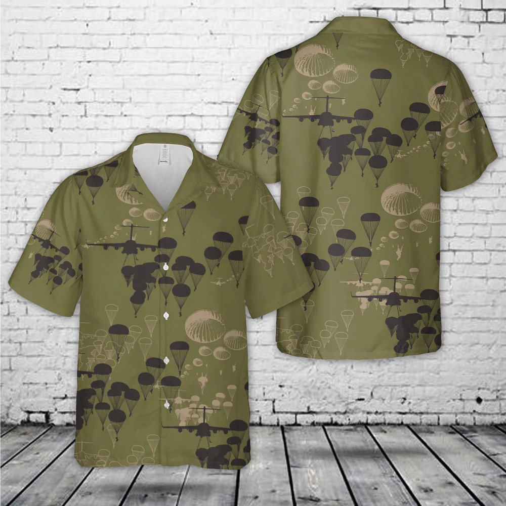 US Army Paratroopers With The 82nd Airborne Division Parachute Silhouettes Hawai