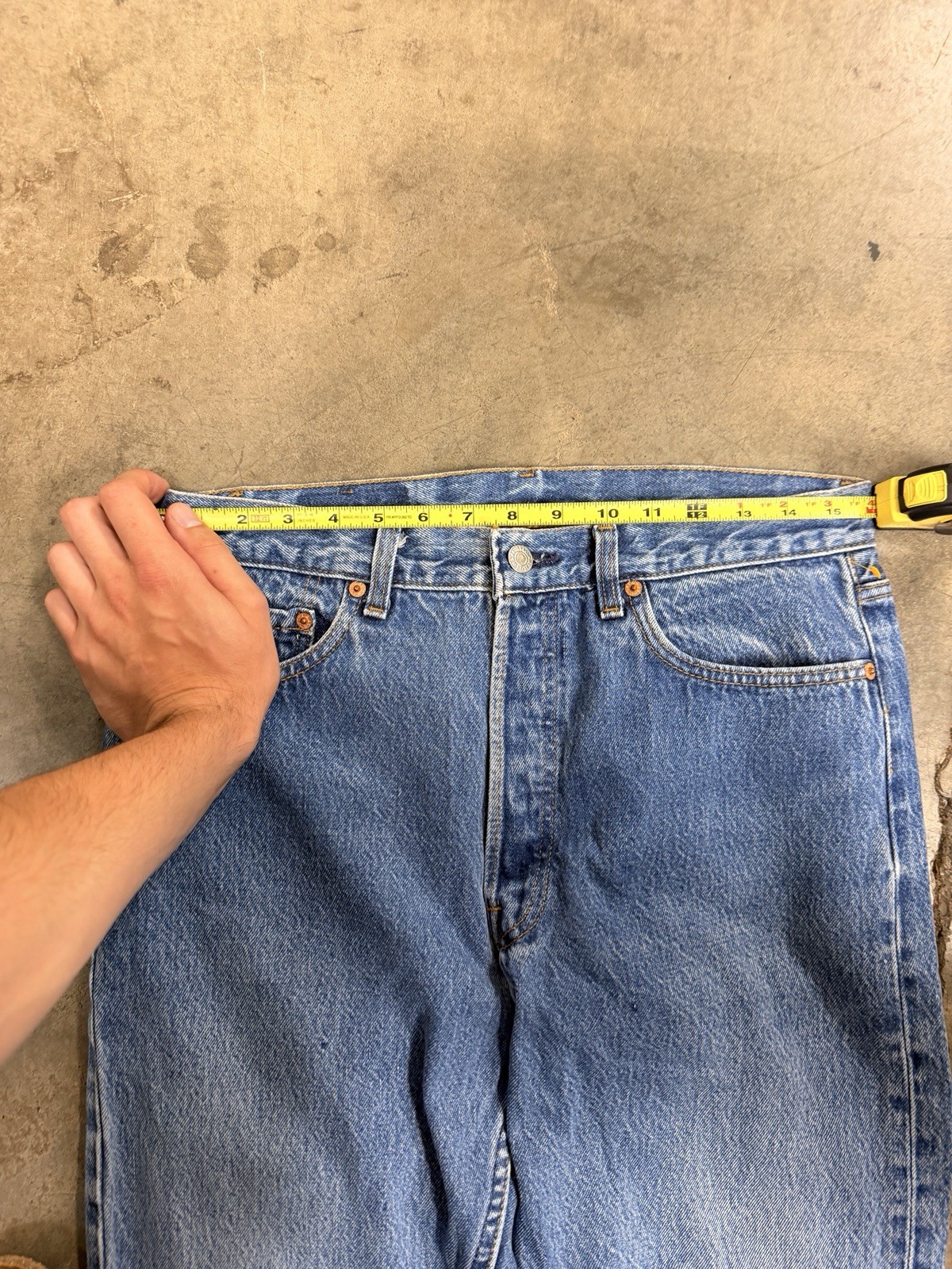 Vintage 80’s Levi’s 501 32×31 Made in USA button fly denim jeans