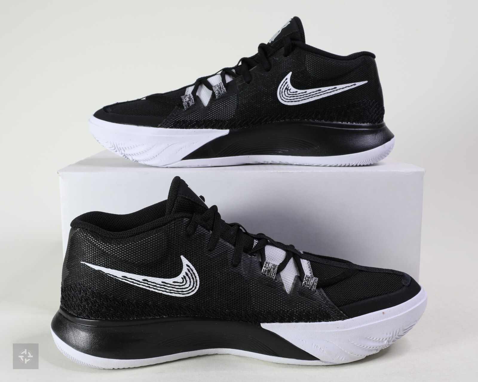 Nike Kyrie Flytrap 6 Black White Athletic Shoes Men’s Size 8-11.5 (DM1125-001)