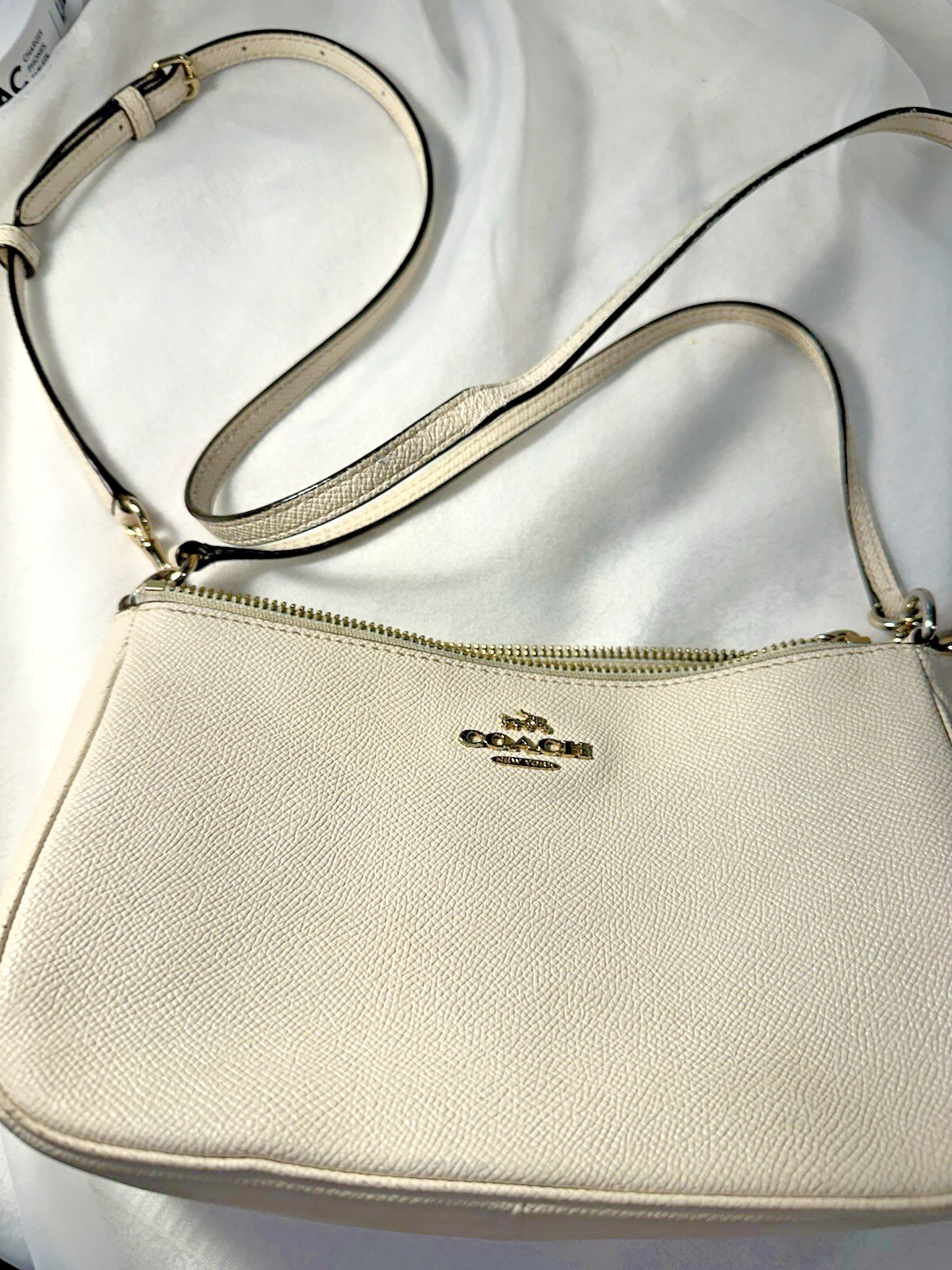 COACH #F25591 Top Handle Pouch in Crossgrain Leather Sz 8.75″ (L) × 5″ (H) ×3″ D