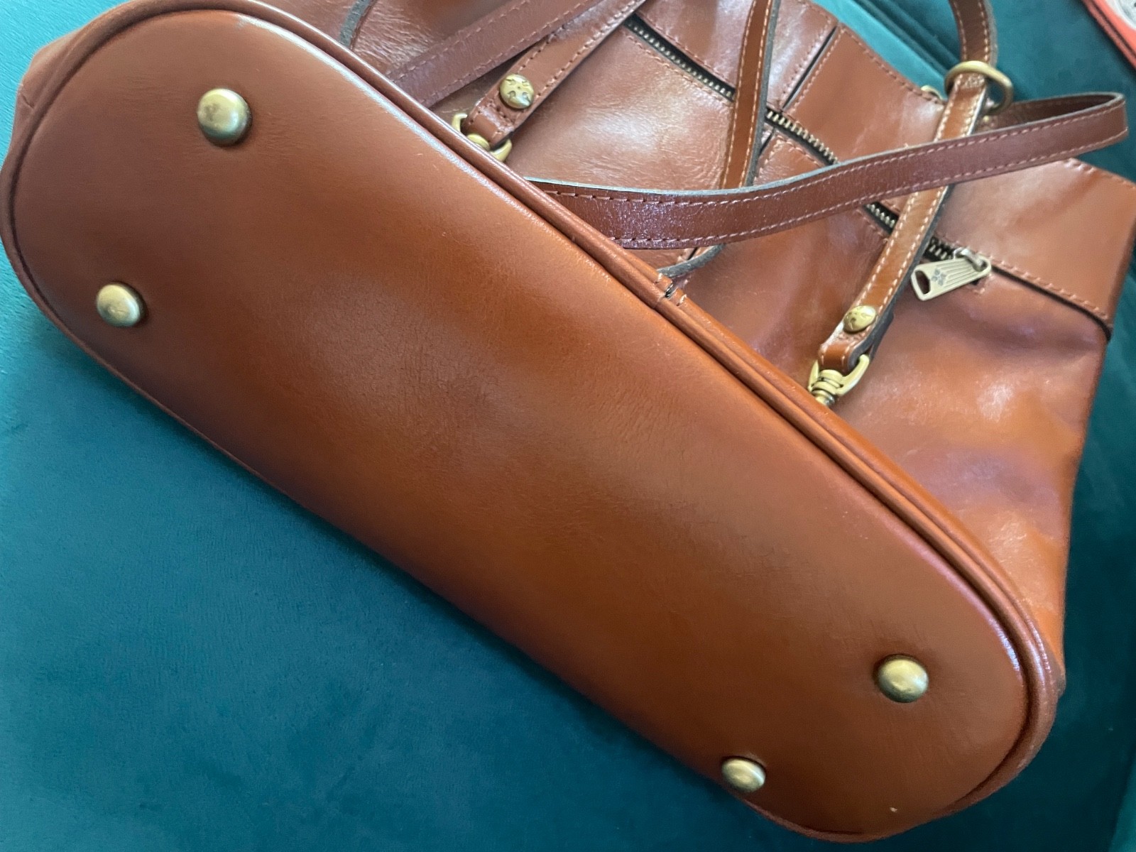 Brown Leather Patricia Nash shoulder bag suede interior, gold brass hardware