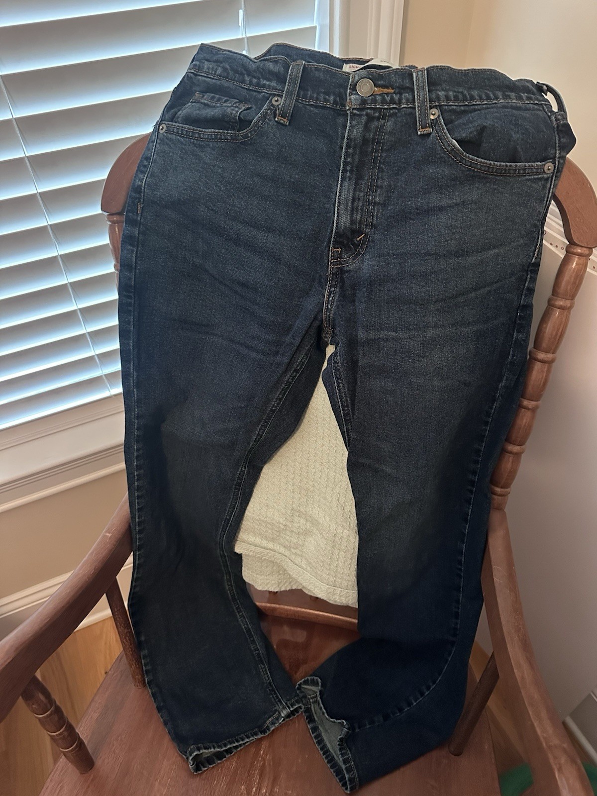Signature by Levi Strauss & Co. Men’s Athletic Straight Dark Wash Jeans 5-Pocket