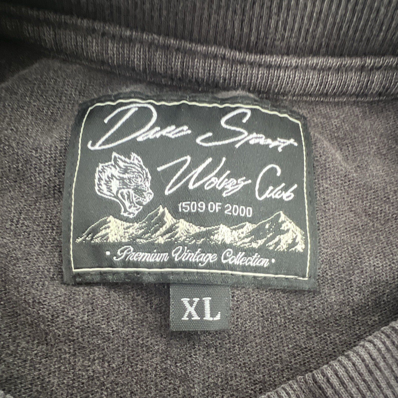 Darc Sport Premium Vintage Wolves Club Men’s XL Black Wolf Graphic Crew Neck Tee