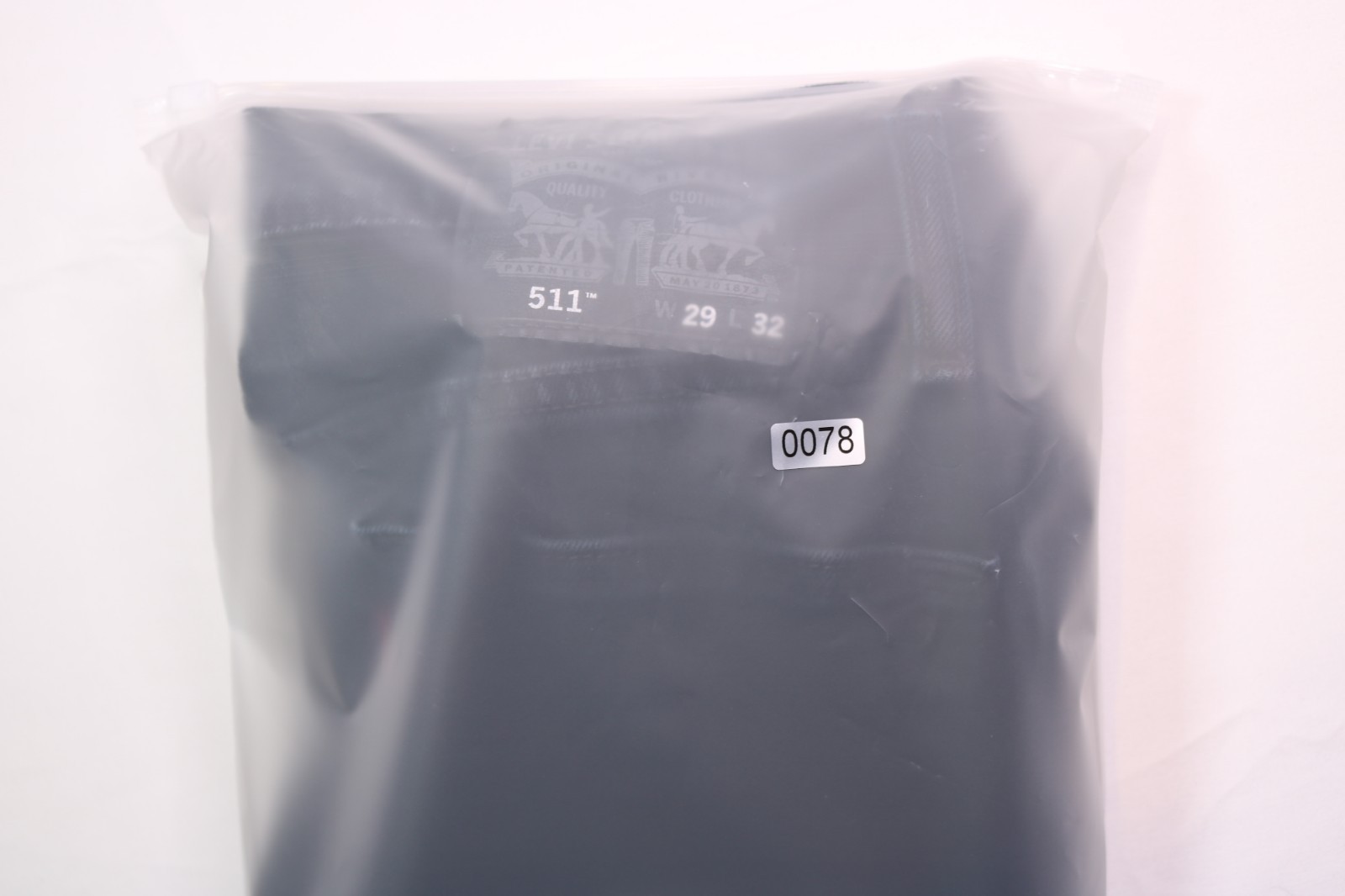 Levi Strauss & Co 511 Men’s Jeans Slim Fit Stretch – Size 29×32 – Color Black