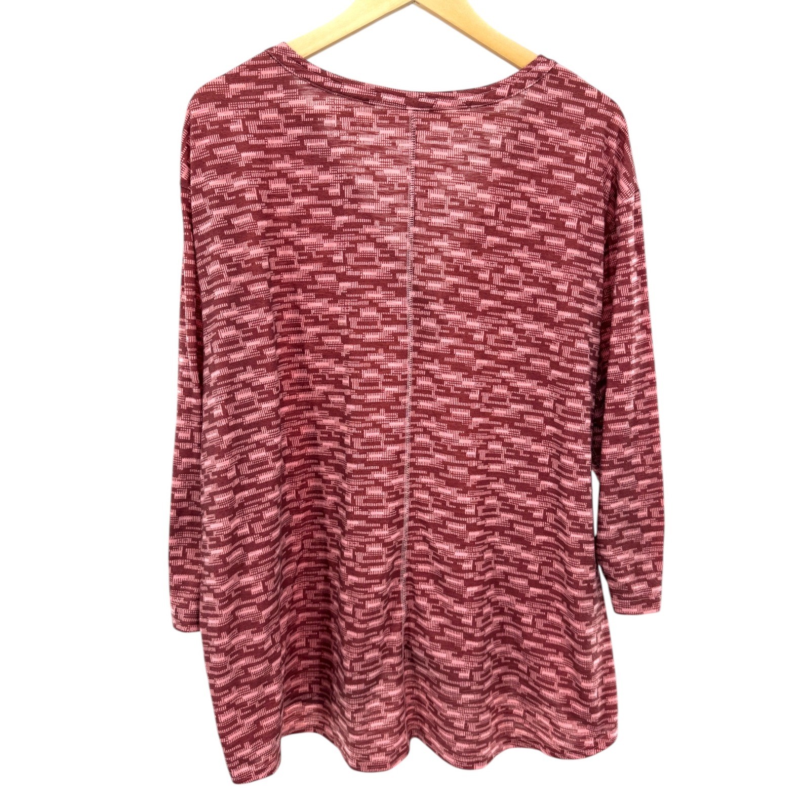 LL Bean Women 3X Plus Burgundy Pink Geometric Print V Neck 3/4 Sleeve Top Shirt