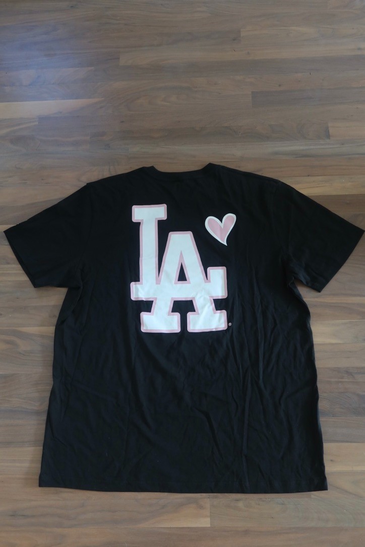 NWT – NEW ERA LOS ANGELES DODGERS HEART T-SHIRT, SIZE 2XL, SOLD OUT/HARD TO FIND