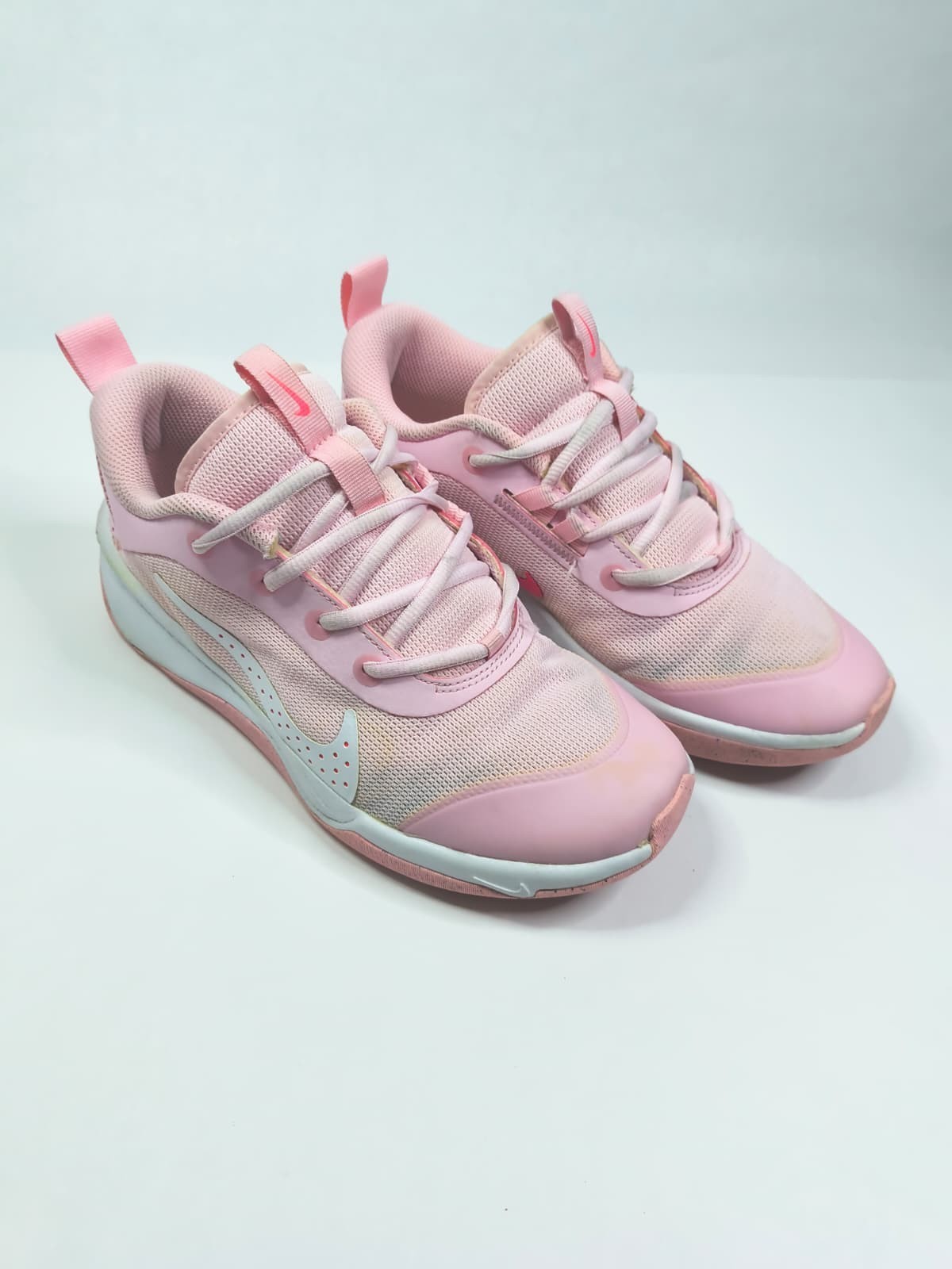 Nike Omni Multi Court GS Pink Foam Kids Indoor Athletic Shoes Size 6Y DM9027-600