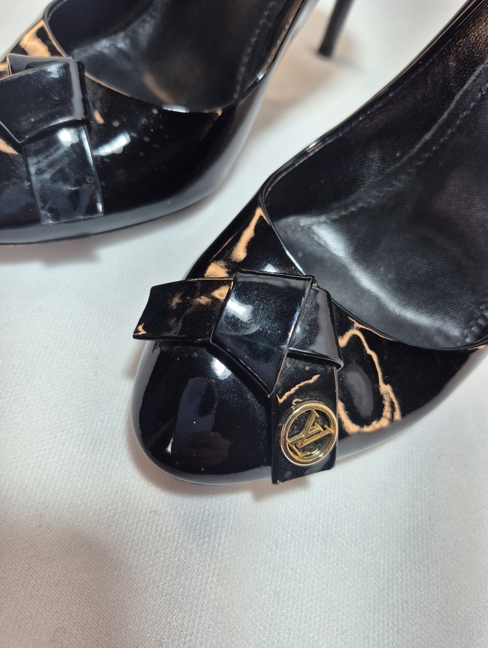 Louis Vuitton Fiance patent leather pumps black bow Toe Women’s 37 AUTHENTIC