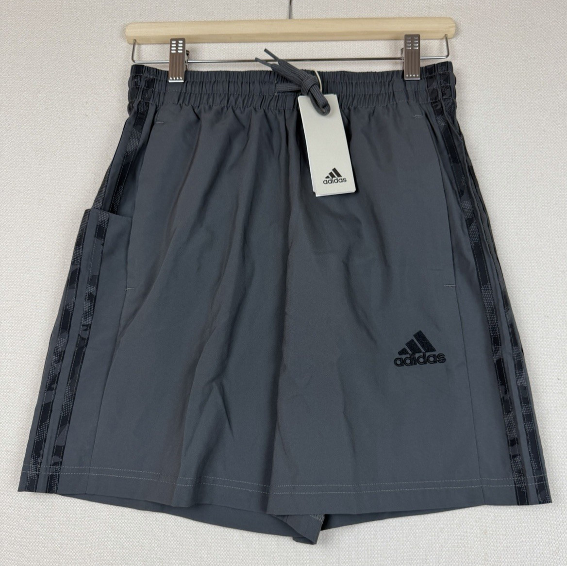 NEW Adidas M 3S Chelsea Shorts Mens Small Grey Five Black 3-Stripes Camo IC1494