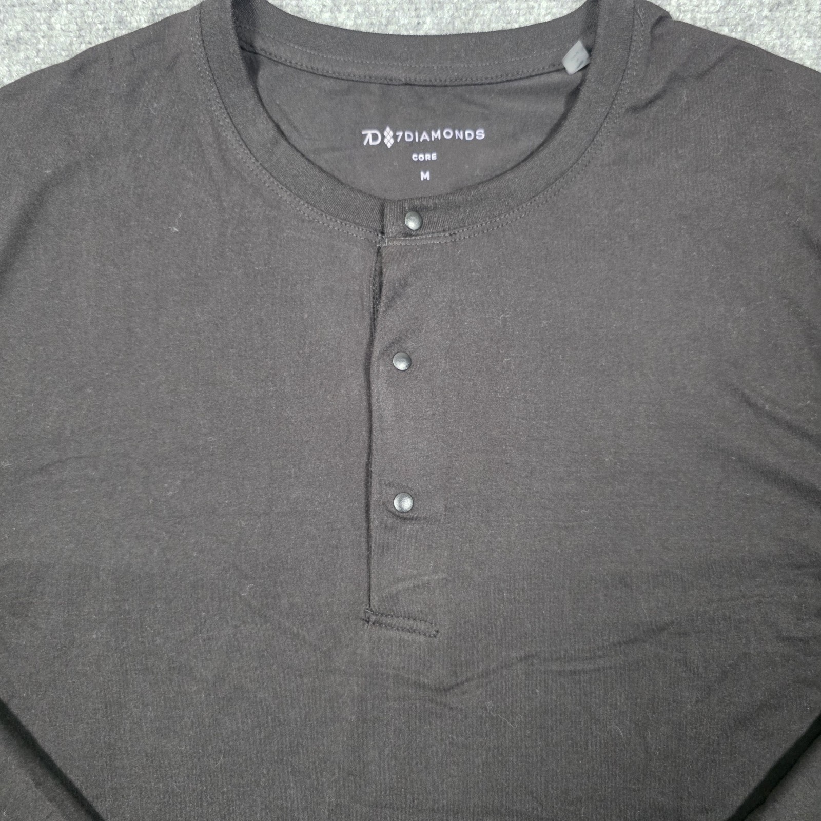 7 Diamonds Core Henley Men’s M Black Performance Lightweight Shirt Long Sleeve