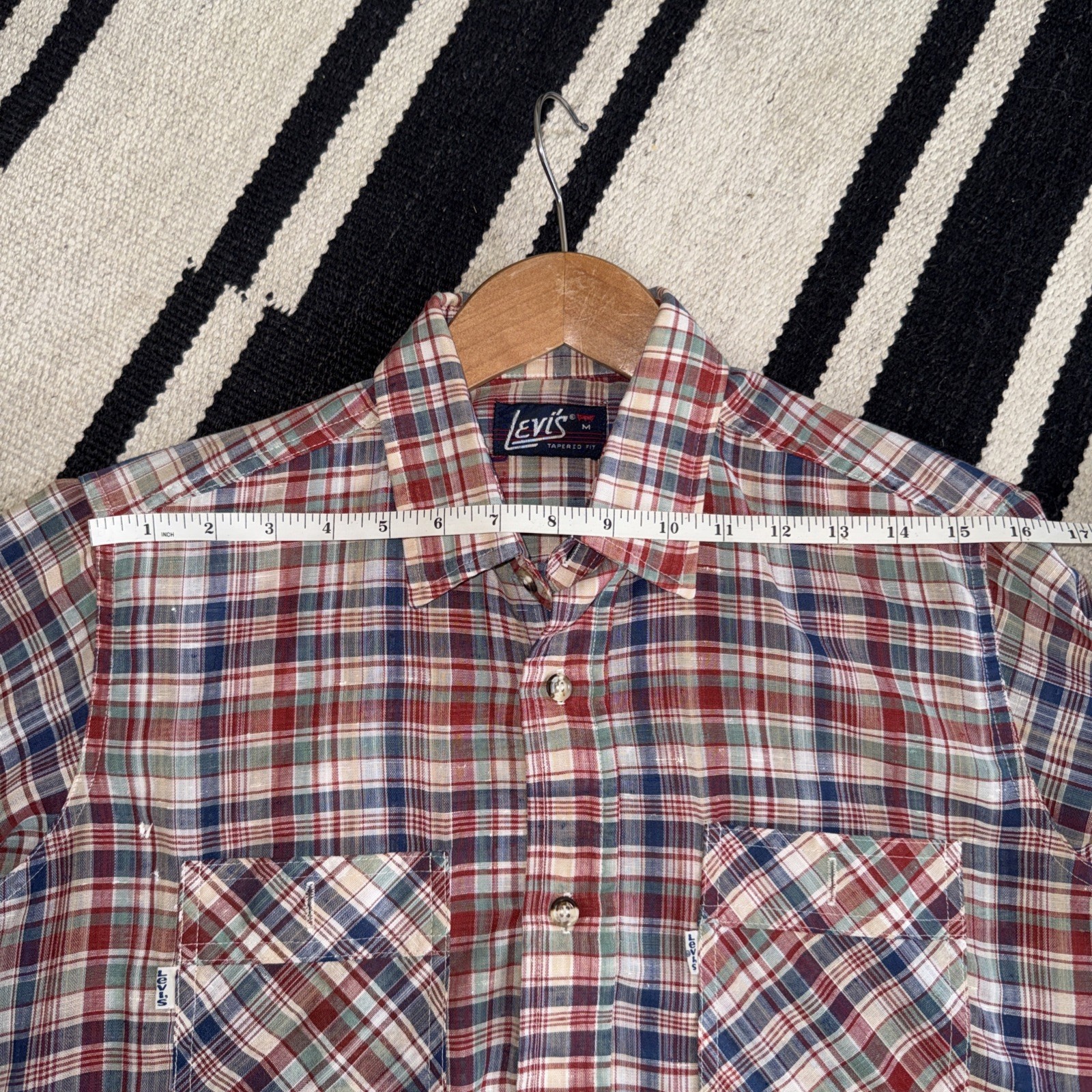 Vintage Men’s Levi’s Plaid Buttondown Shirt Lightweight 70s Size Medium