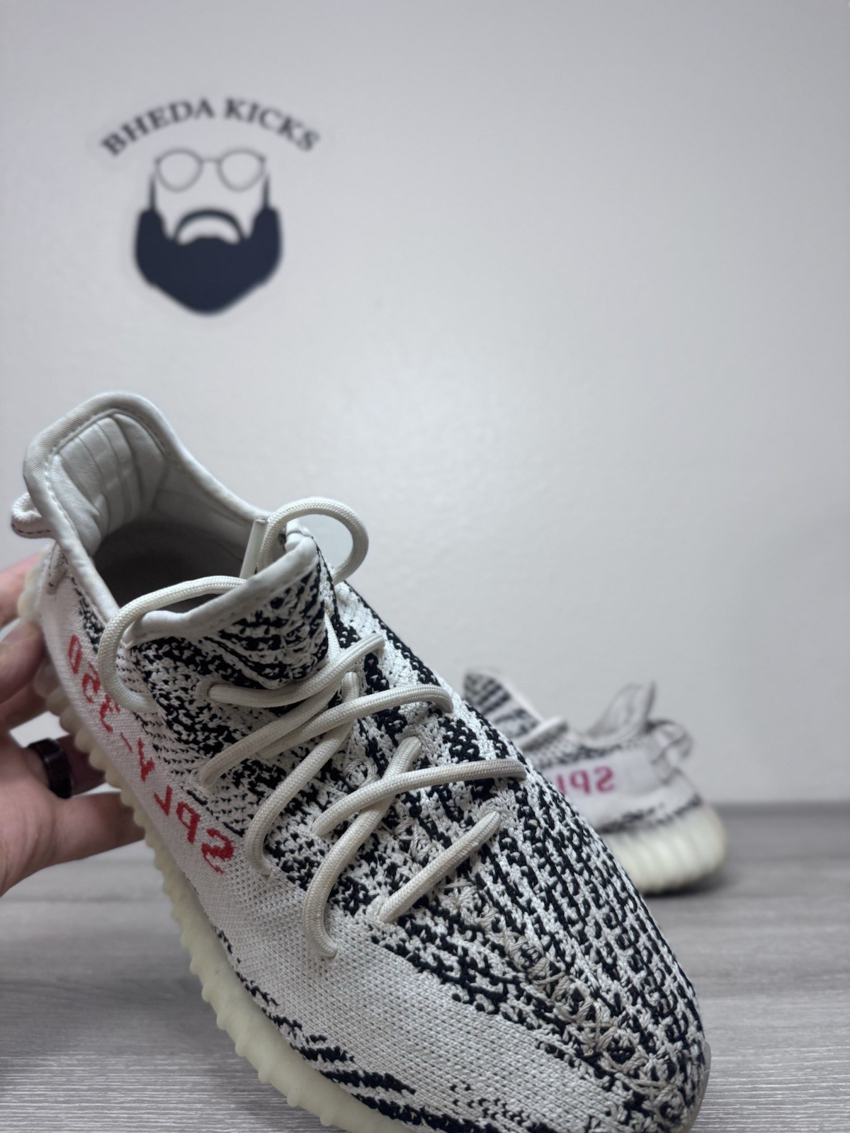 Size 8 – Adidas Yeezy Boost 350 V2 “Zebra” Men’s CP9654 Preowned Sneaker