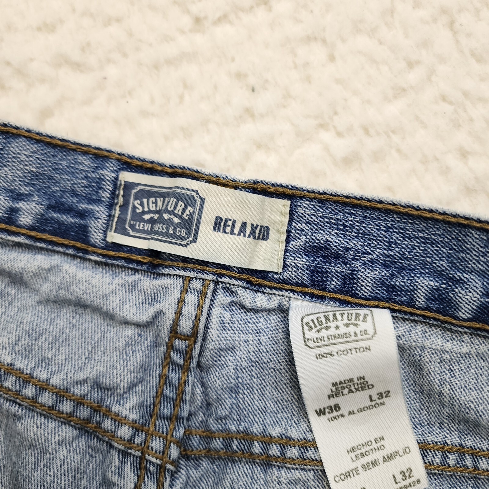 Levi Strauss & Co Signature Relaxed Mens W36 x L32 100% Cotton Light Blue Wash