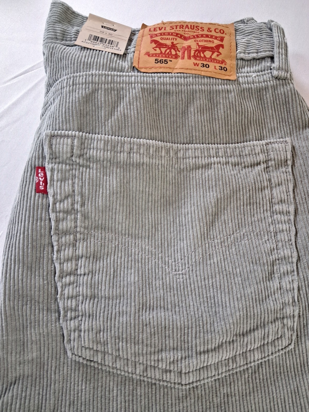 Levi’s Men’s 565 Corduroy Pants 30×30 Gray Loose Straight Fit 5-Pocket NWT