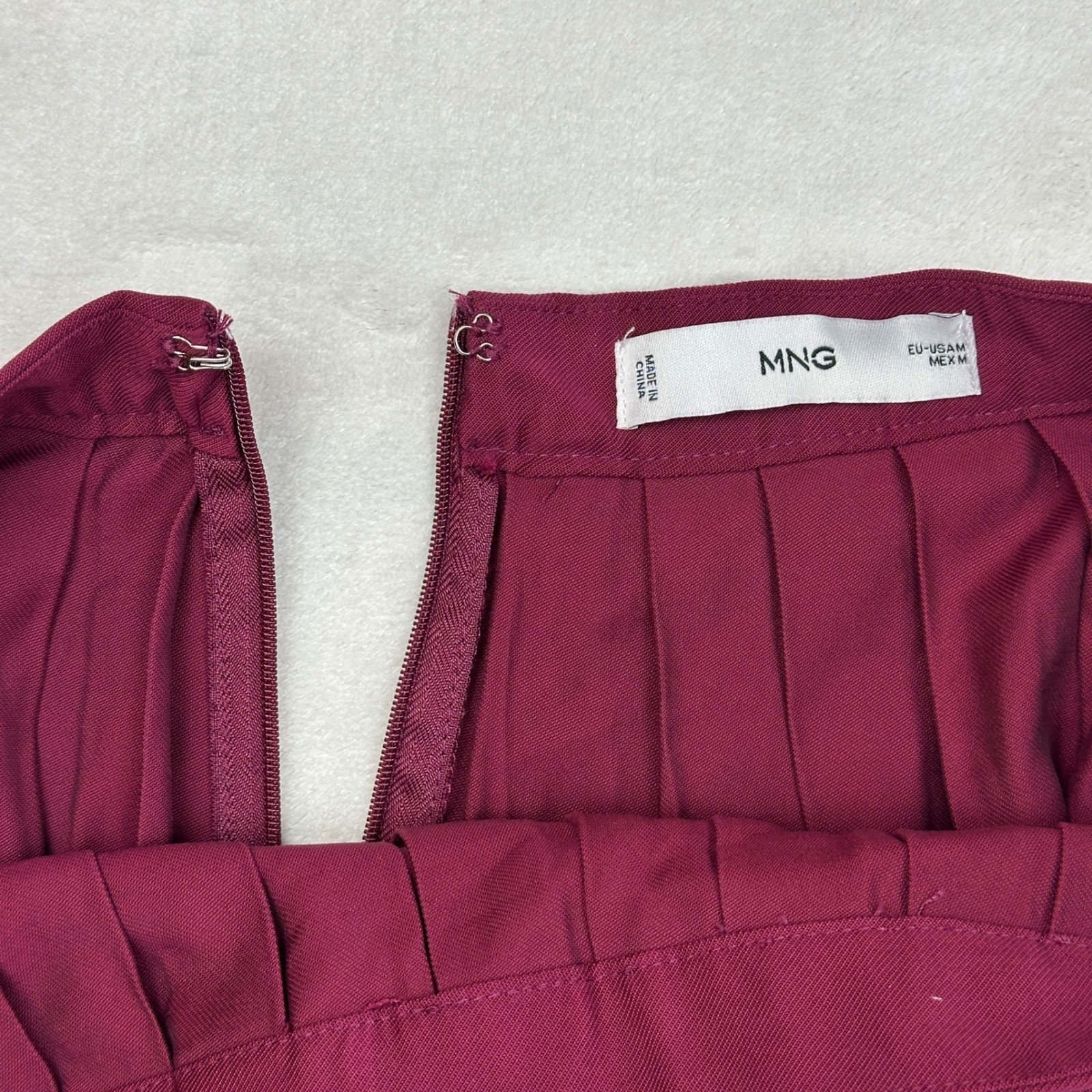 Mango MNG Burgundy Pleated Mini Skirt Side Buckles Wine Red Size M US 6