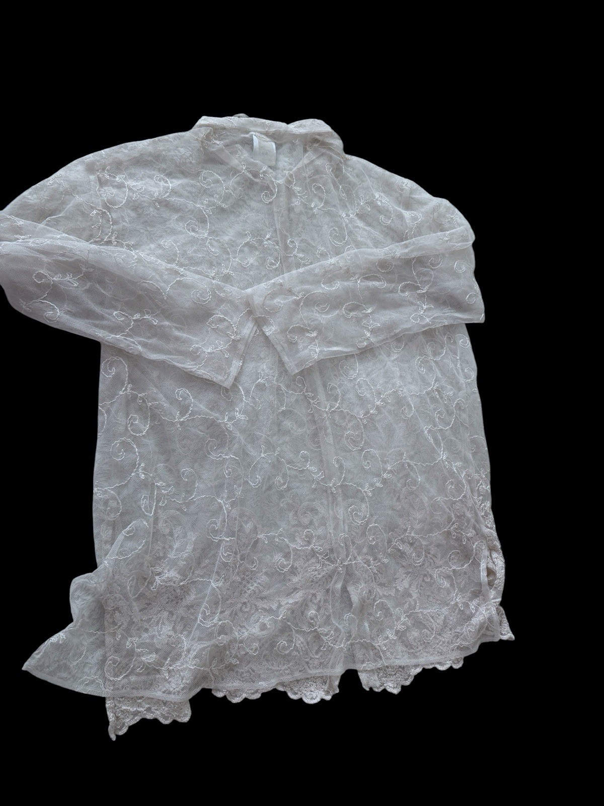 Katy D white vintage lace button up shirt #lace #feminin