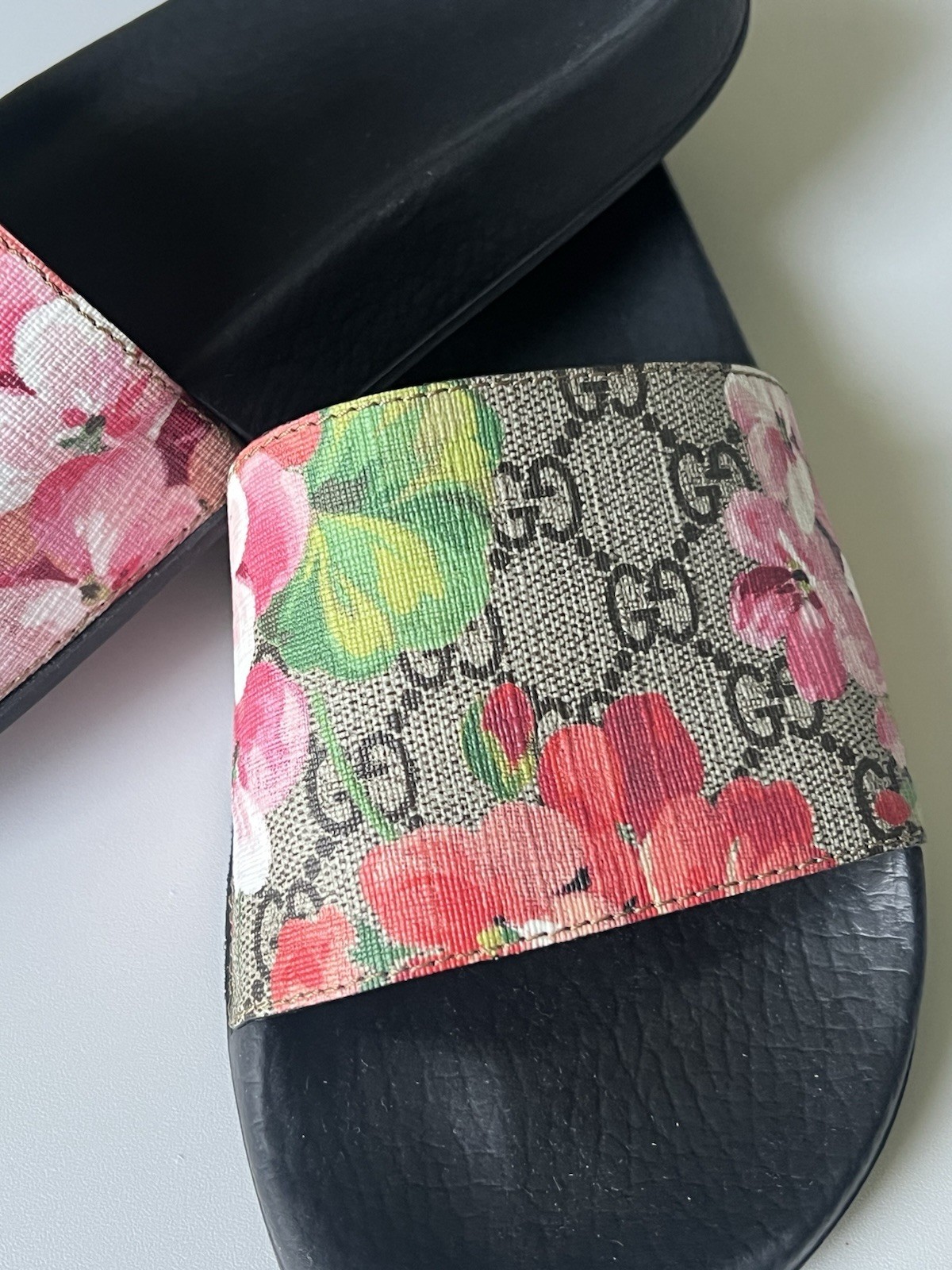 Gucci GG Supreme Blooms Slides Floral Slide Sandals Size 7.5 w/ Box Authentic