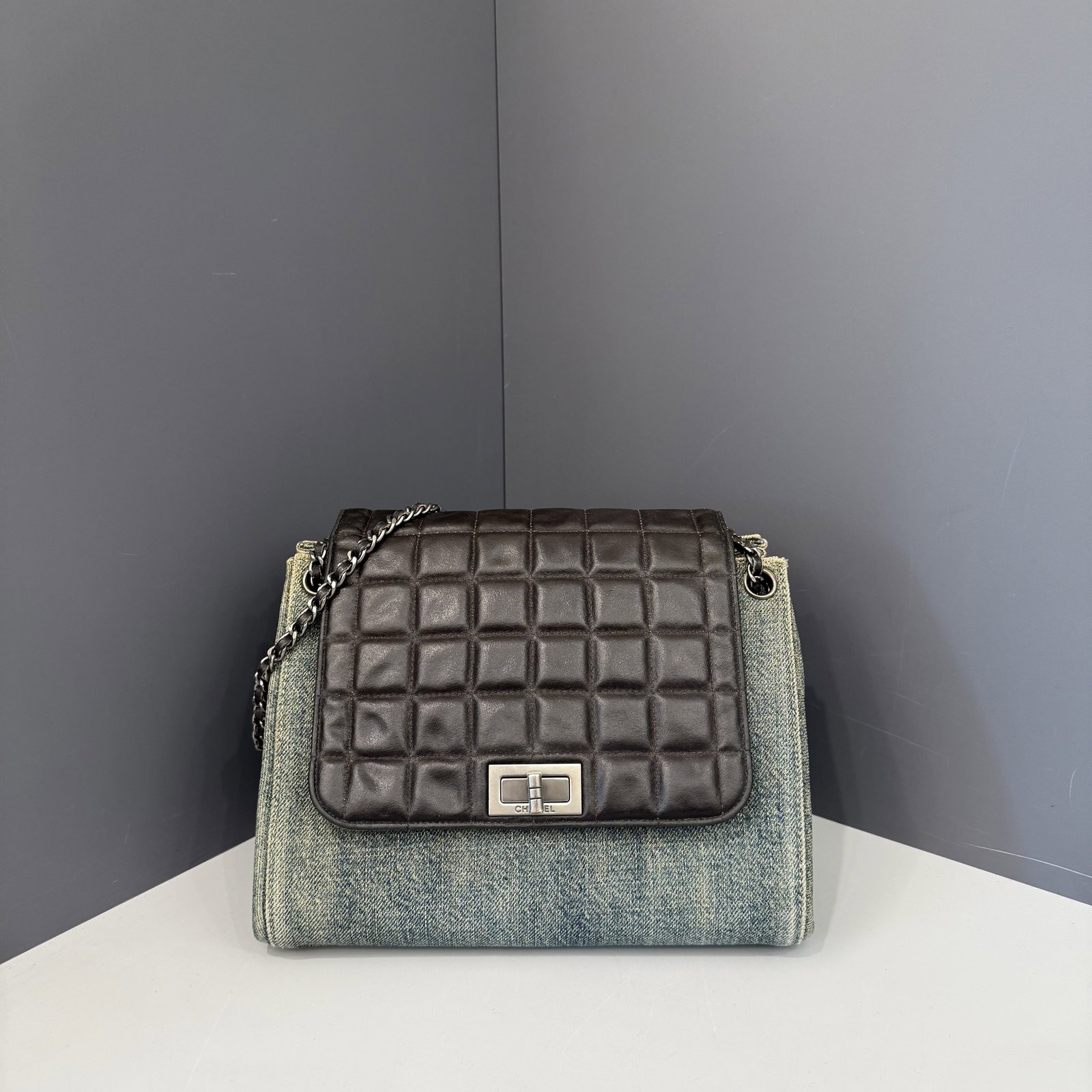 Chanel 2.55 Flap Bag Dark Brown Blue Calfskin Denim (ya041226a4)