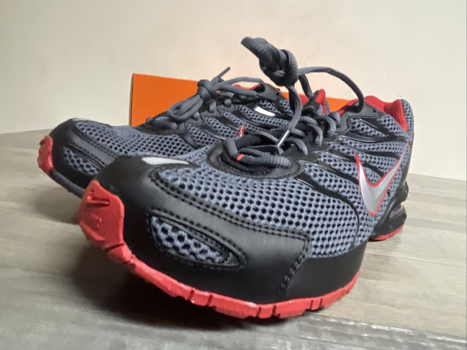 Nike Air Max Torch 4 Dark Grey Metallic Silver Red 343846-006 Men’s Size 9.5