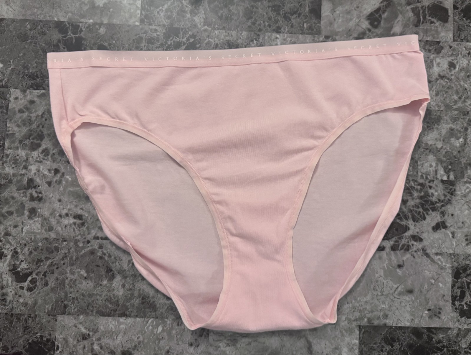 NWT VICTORIA’S SECRET XL LIGHT PINK LOGO LIGHTWEIGHT BAND HIGH LEG BRIEF PANTIES