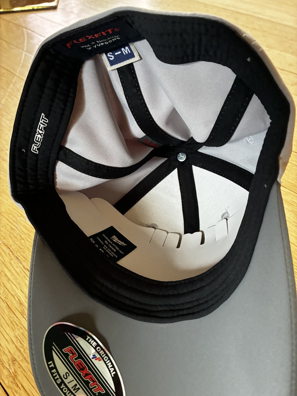 Milwaukee Small/Medium Gray WORKSKIN Fitted Hat, UPF 50, Sweat Wicking Fabric