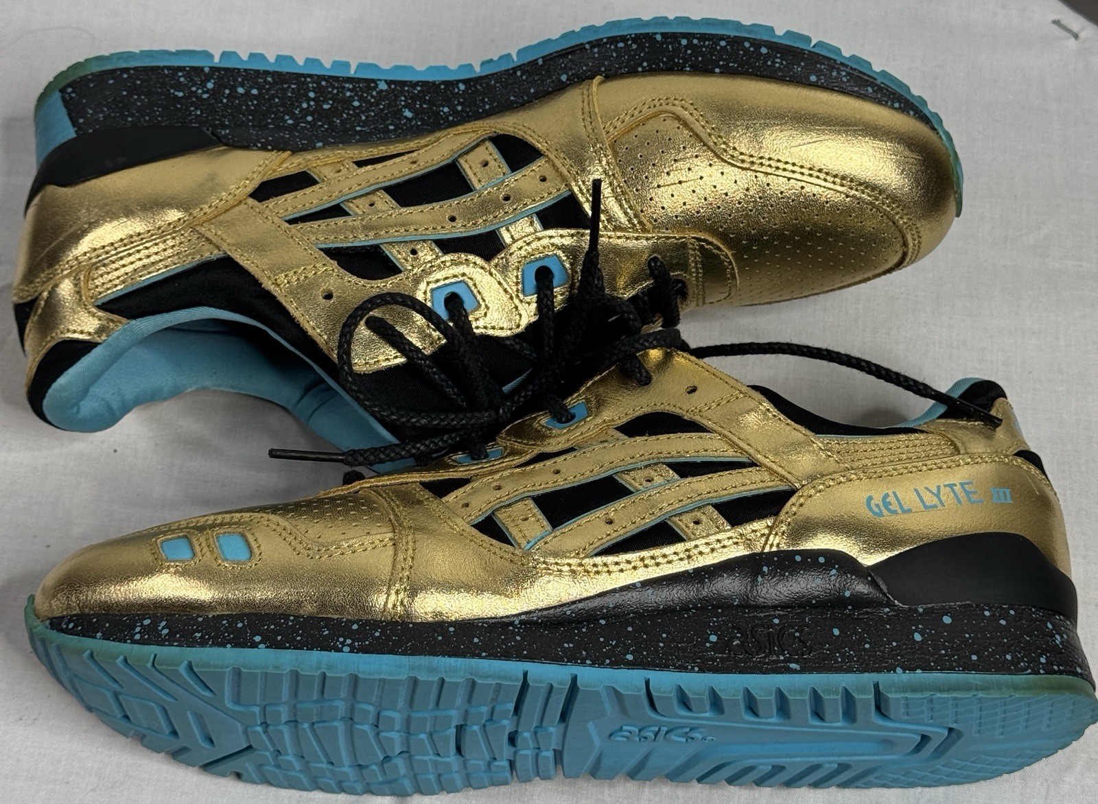 ASICS GEL-Lyte III Men’s Low Top Lace-Up Sneaker Gold/Black/Blue H63KK