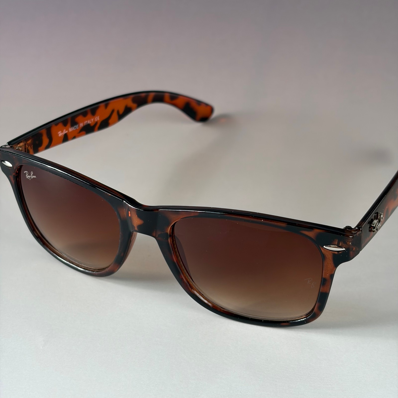 New In Box – Ray-Ban Wayfarer RB2140 Tortoise Frame Brown Lens UV Protection