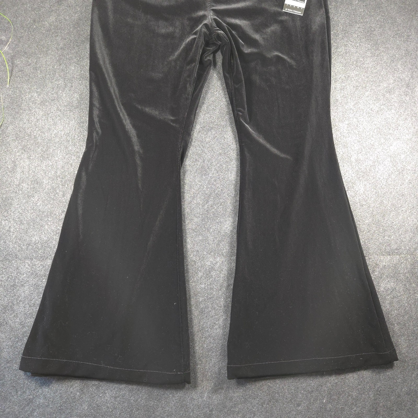 NWT SOFIA VERGARA Size XXL Melisa Super Flare Black Velvet Pull-On High Rise